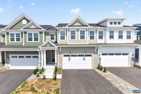 Townhouse For Sale - 1390 Marcella St<br/> CHARLOTTESVILLE, VA 22911