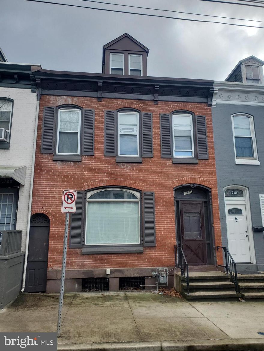 Very nice, well maintained one bedroom apartment on the 2nd floor with a spacious bedroom and living room, and a large walk-in closet.  This unit has new flooring , a private balcony, and includes one off-street parking space.  Rent includes heat, water, sewer, and trash.  Tenant pays electric.