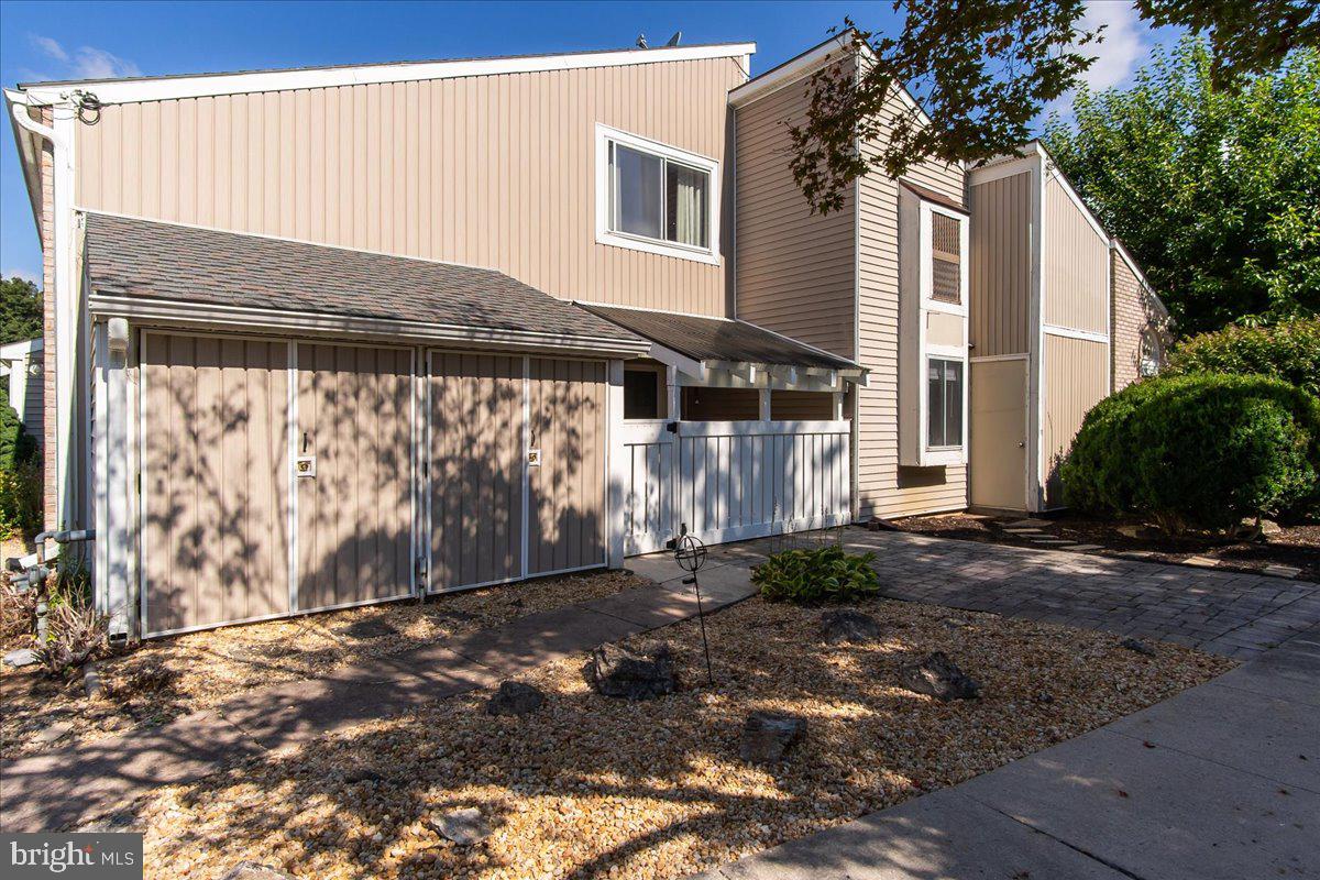 1500 KENSINGTON DRIVE