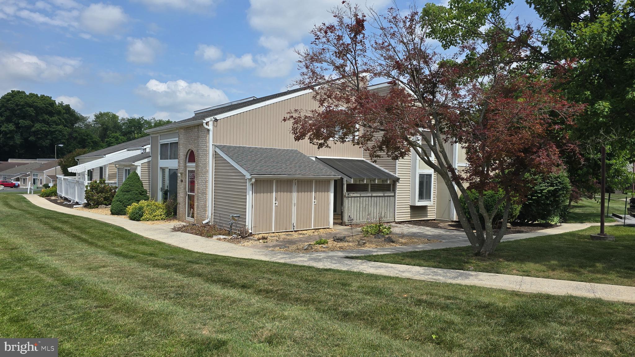 1500 KENSINGTON DRIVE