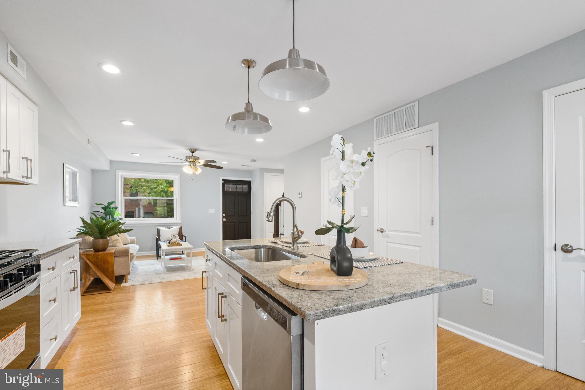 HIGHLANDTOWN - Residential