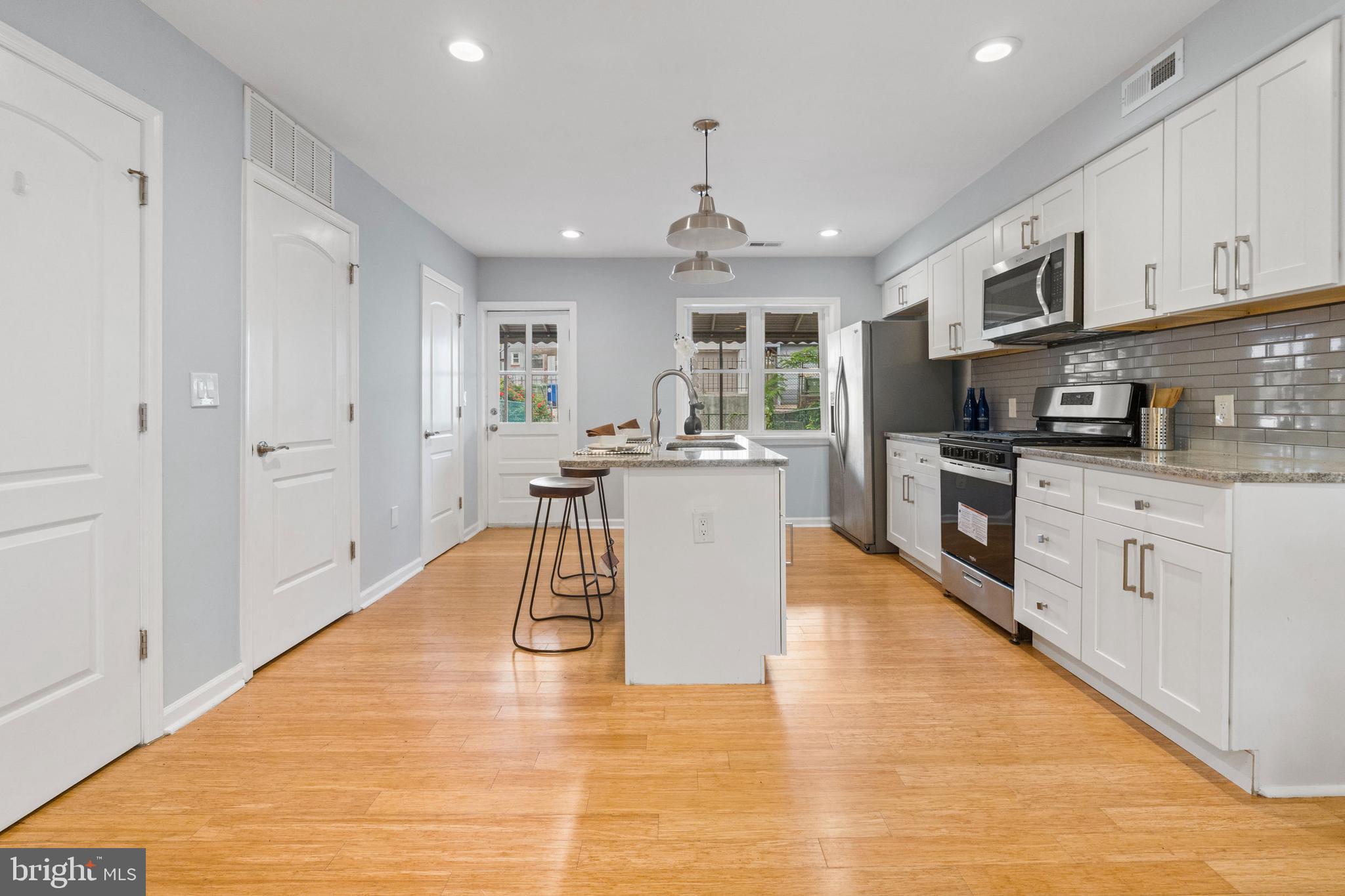 HIGHLANDTOWN - Residential