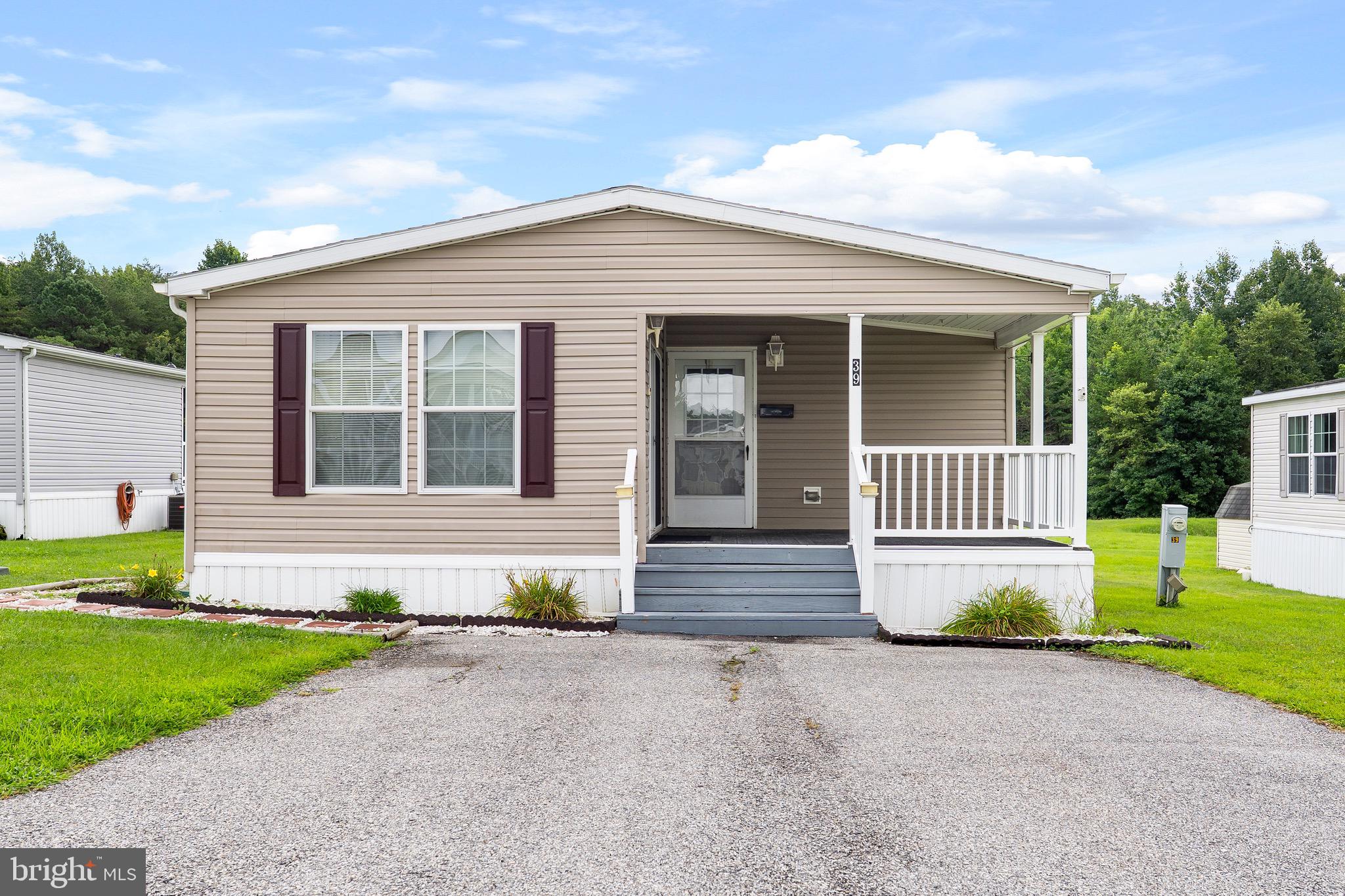 39 QUEEN ELEANOR DRIVE