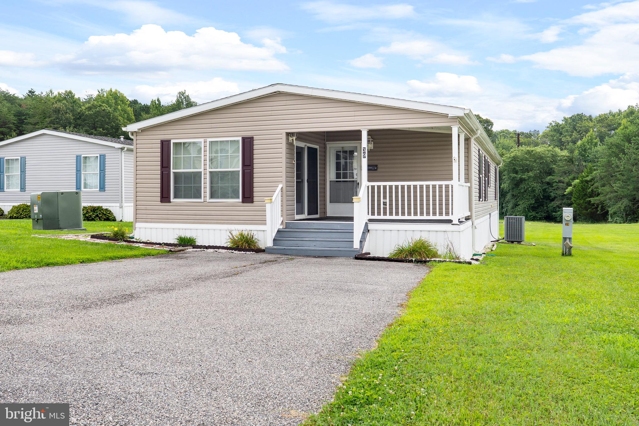 39 QUEEN ELEANOR DRIVE