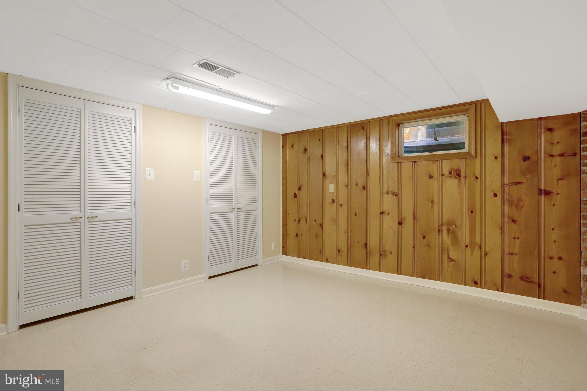 WEST ARLINGTON - Residential Lease