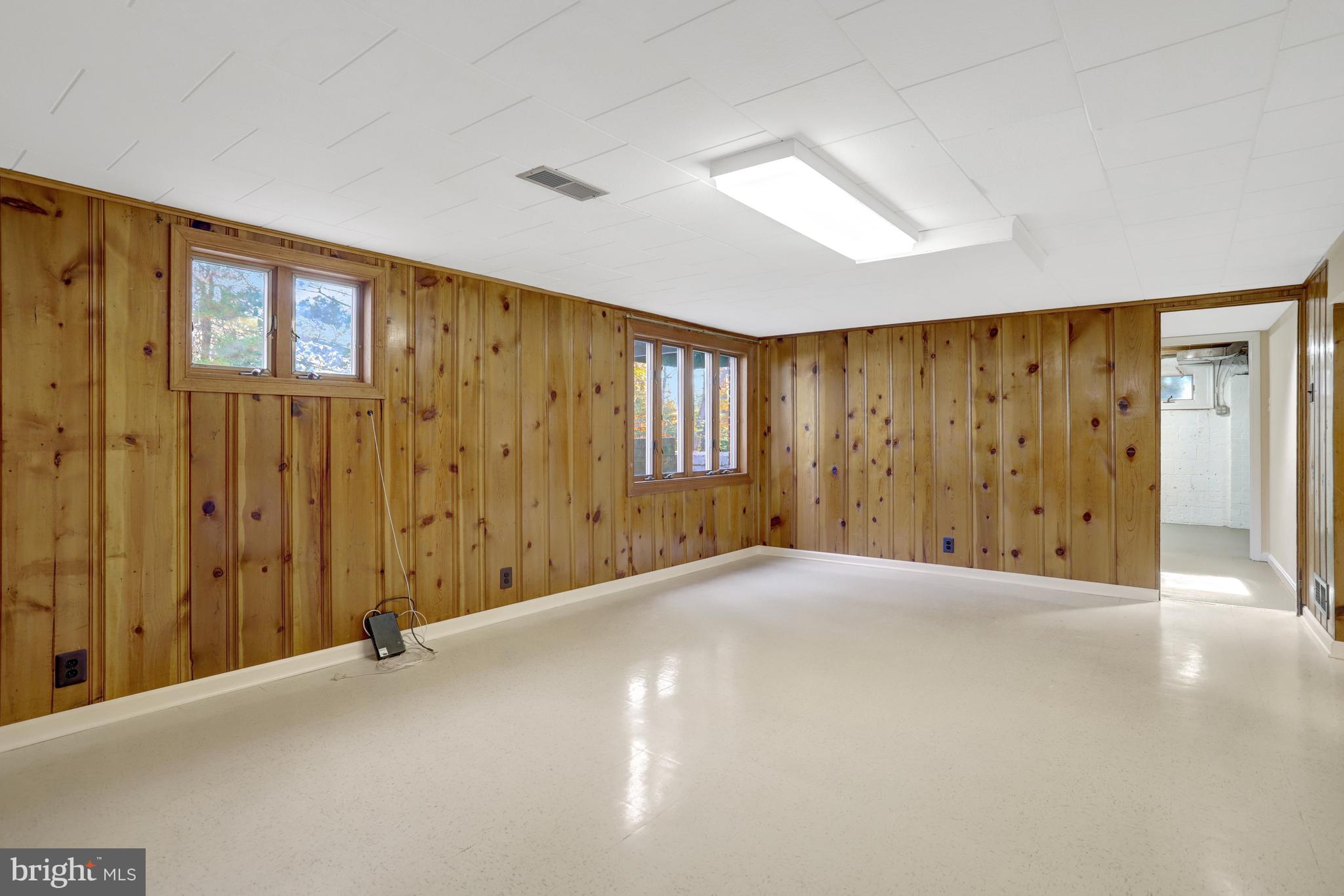 WEST ARLINGTON - Residential Lease