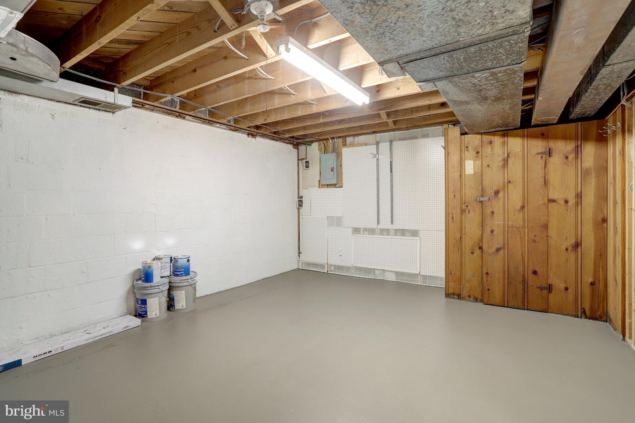 WEST ARLINGTON - Residential Lease