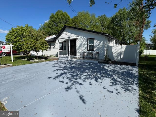 CATONSVILLE MANOR - Residential