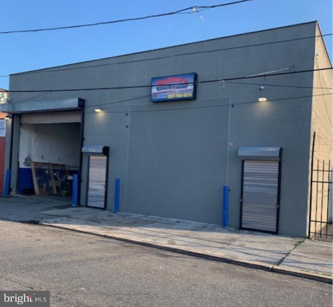 Hi there and welcome to 247 W. Cayuga St aka hot commercial warehouse with Built-In Savings!
This versatile warehouse comes fully equipped with auto shop equipment, a newly built-in studio apartment, and an efficient waste oil heater—perfect for business owners looking to live and work on-site.
You can save thousands annually by eliminating rent with the on-site apartment and drastically cut heating costs using recycled waste oil. A rare opportunity to streamline operations and reduce overhead in one smart investment. Come tour today!