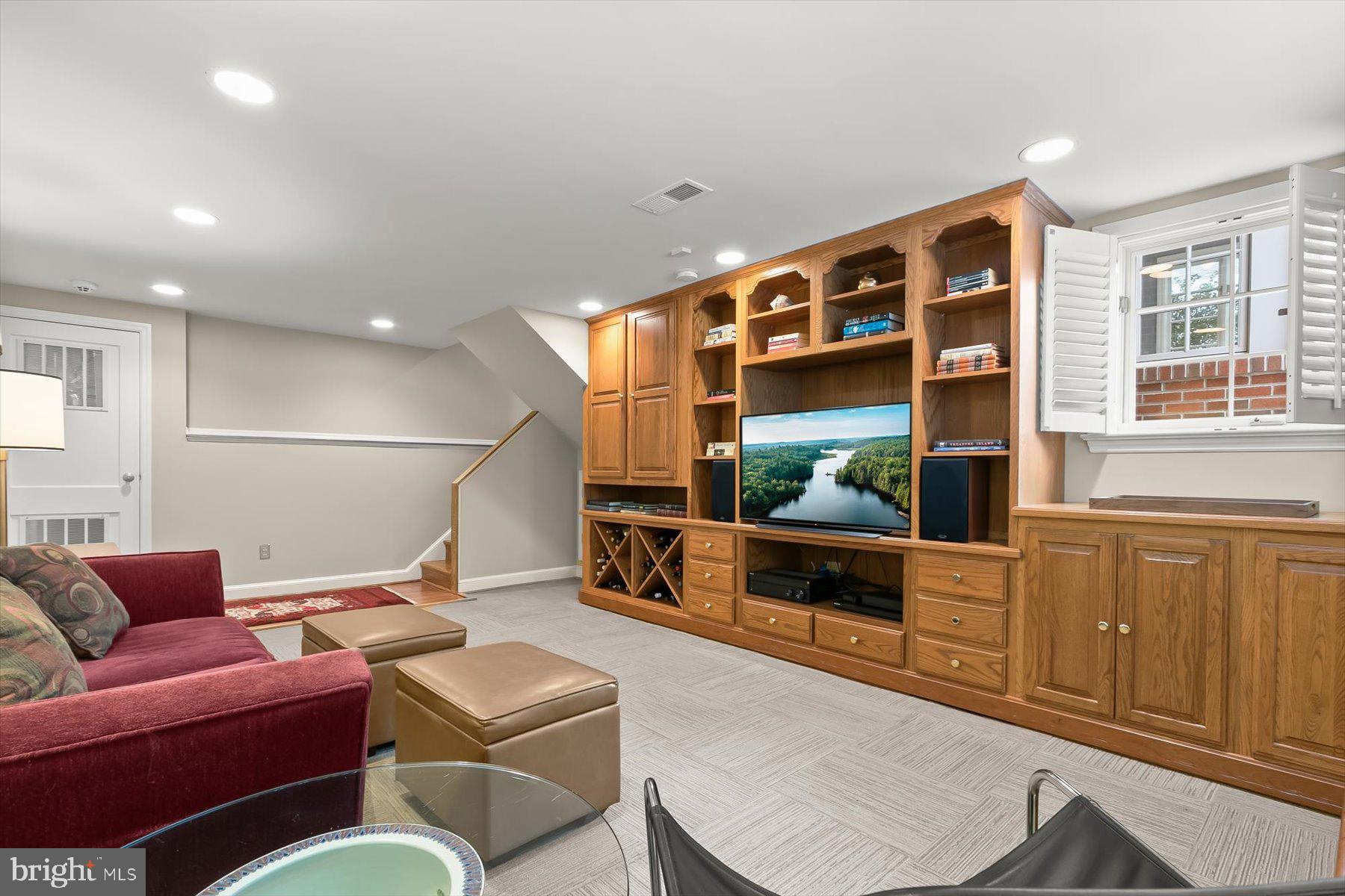 MASS AVE HILLS - Residential