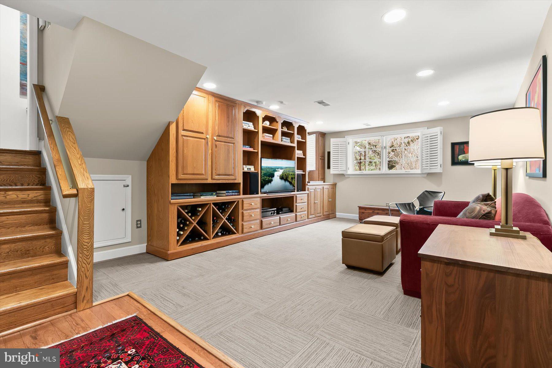 MASS AVE HILLS - Residential