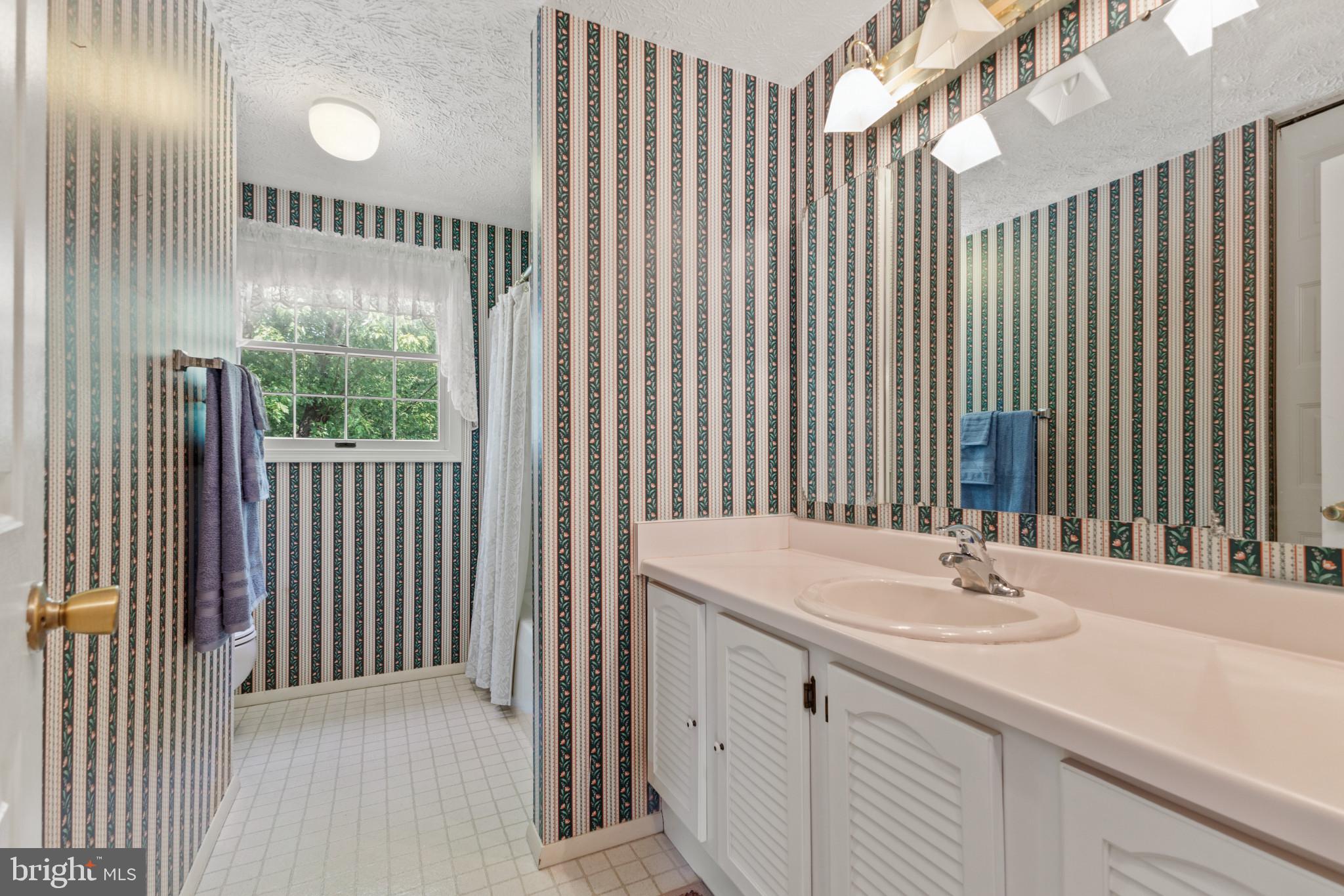 SENECA CHASE - Residential