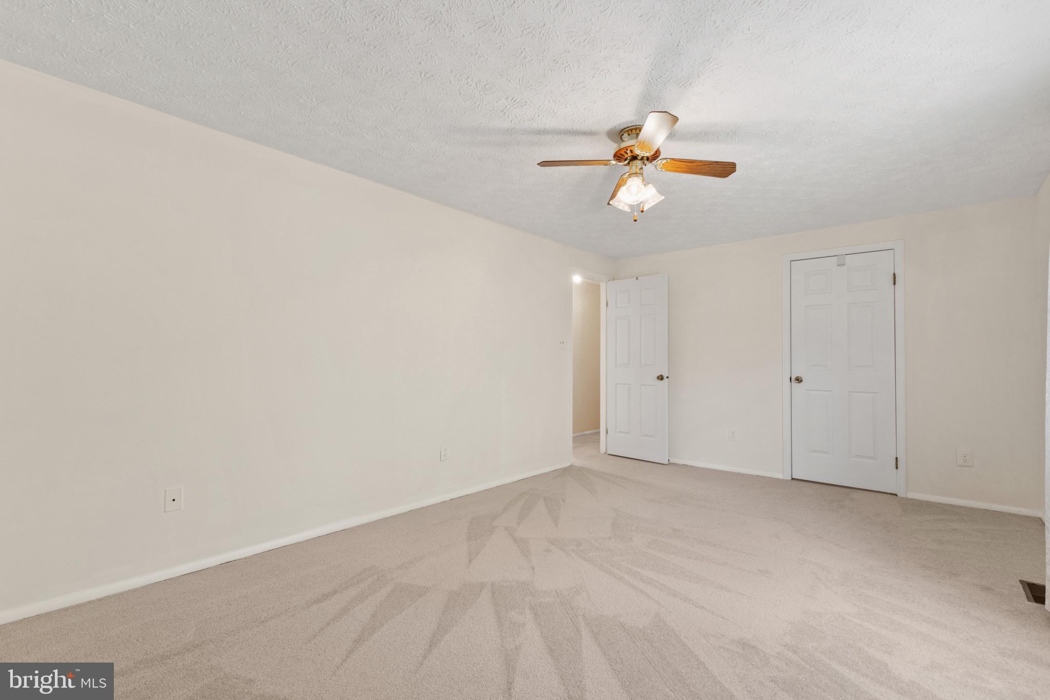 SENECA CHASE - Residential