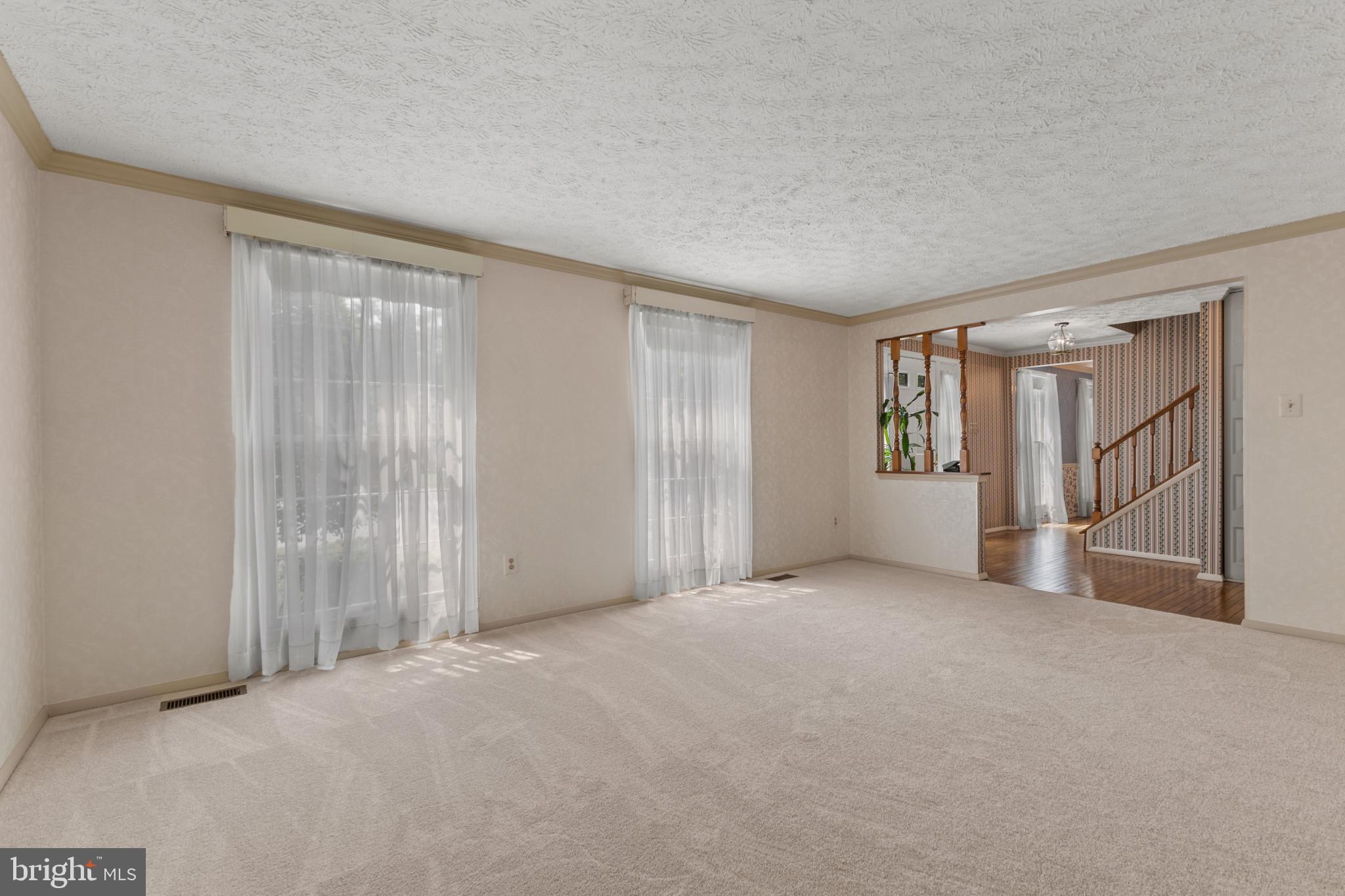 SENECA CHASE - Residential