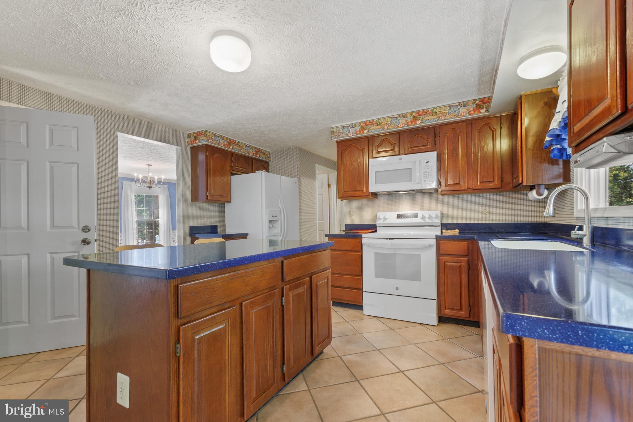 SENECA CHASE - Residential