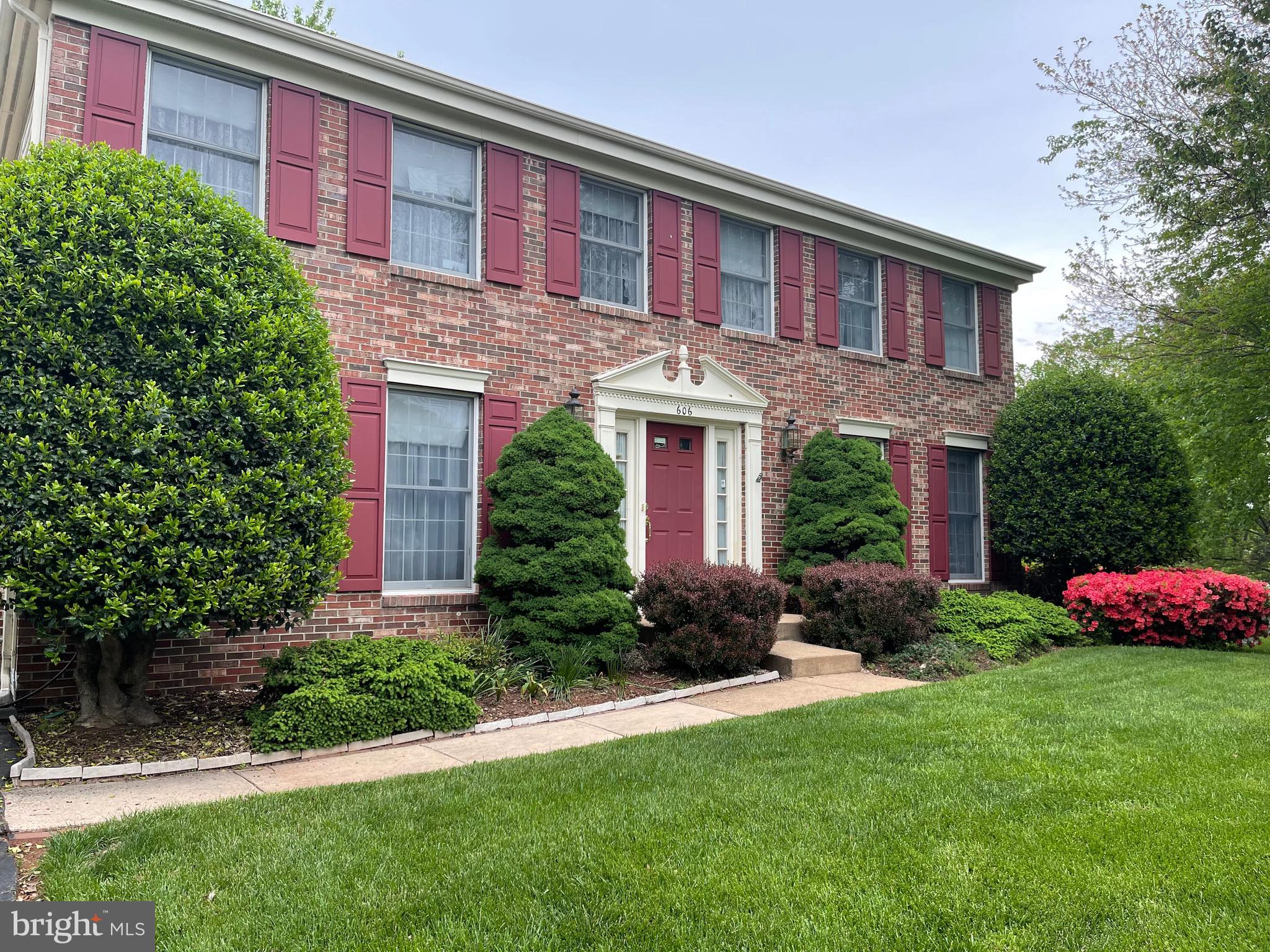 SENECA CHASE - Residential