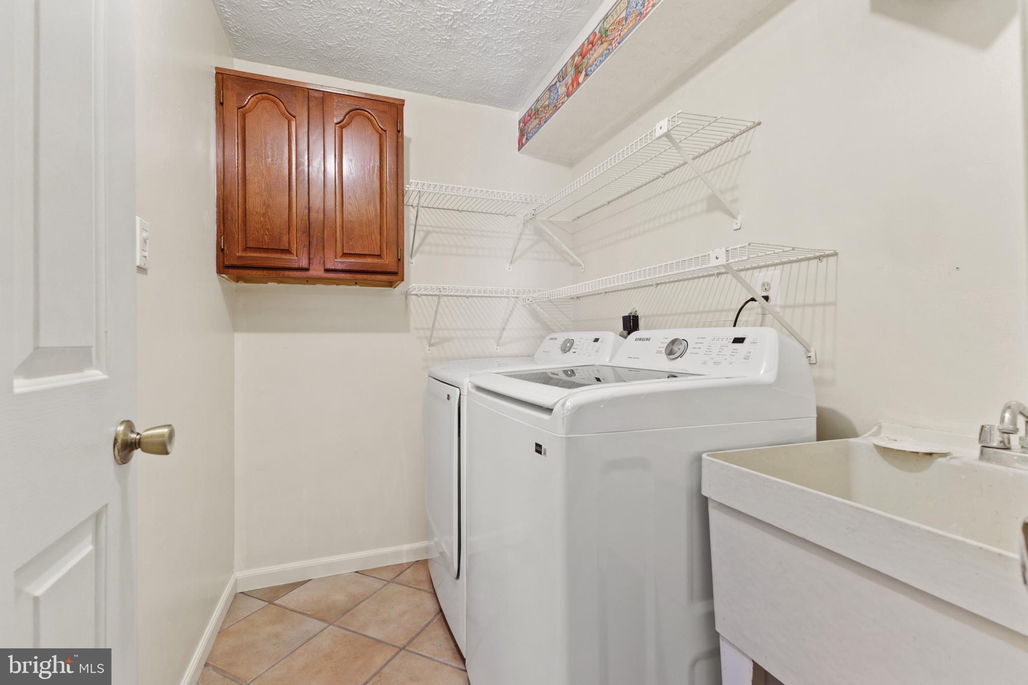 SENECA CHASE - Residential