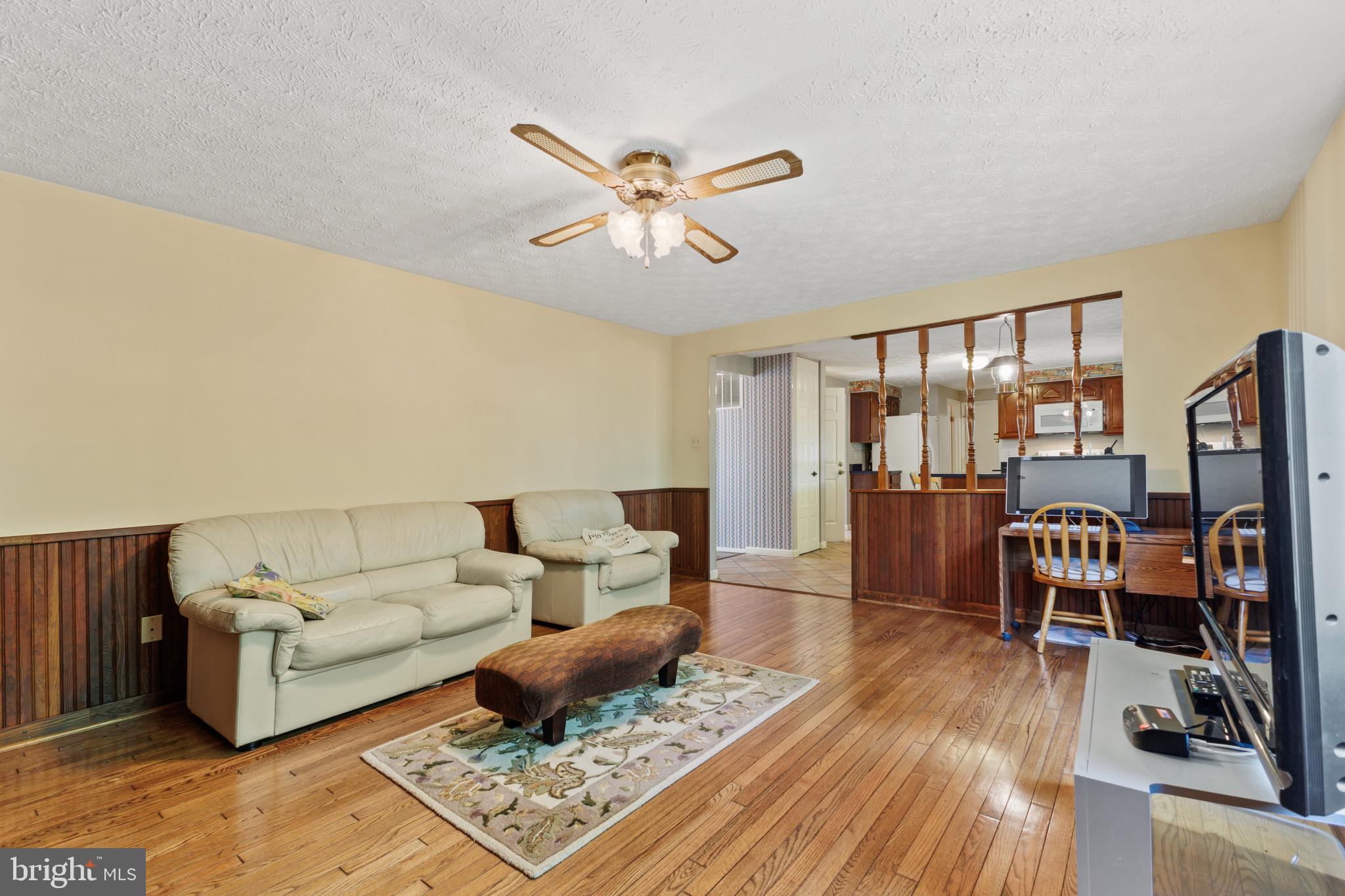 SENECA CHASE - Residential