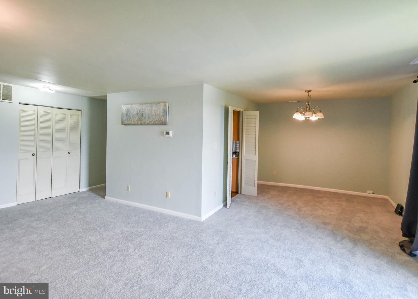 HUNTLEY SQUARE CONDOMINIUMS - Residential Lease