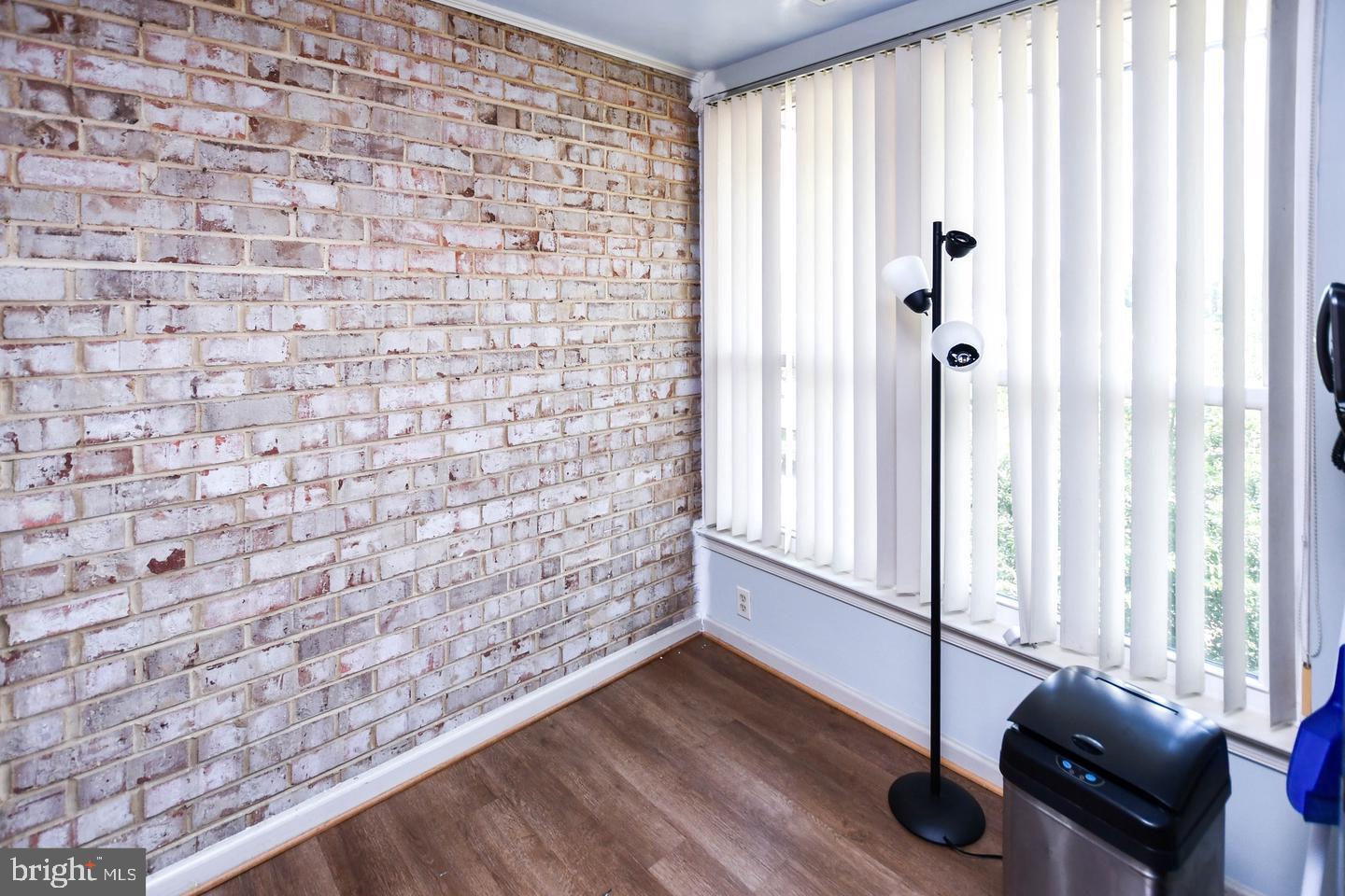 HUNTLEY SQUARE CONDOMINIUMS - Residential Lease