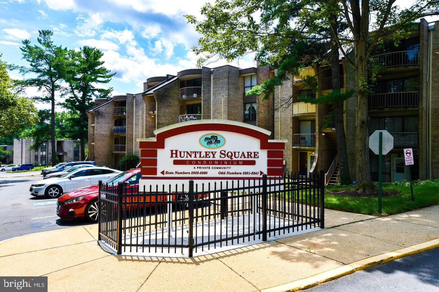 HUNTLEY SQUARE CONDOMINIUMS - Residential Lease