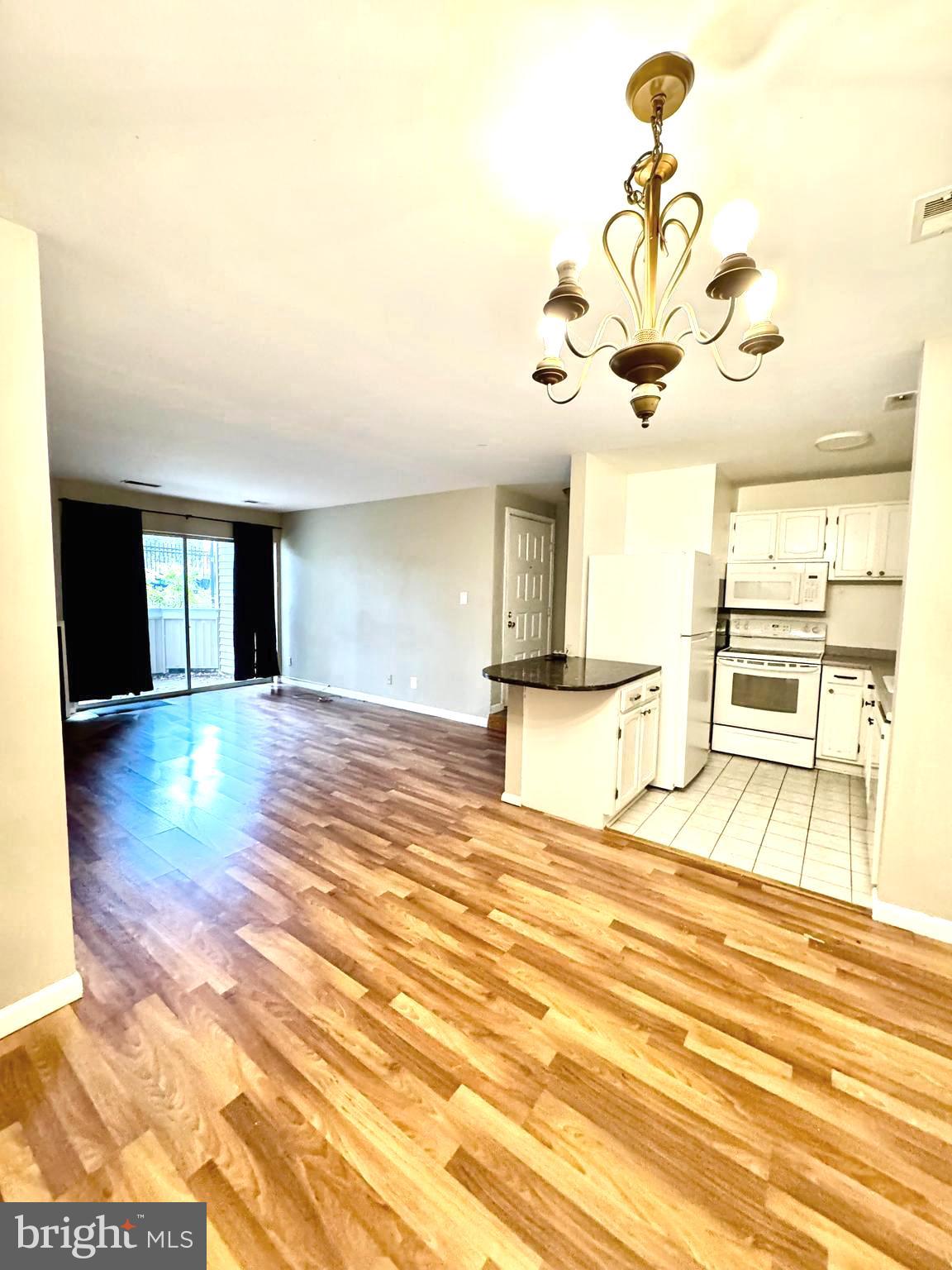 FARMINGDALE - Residential Lease