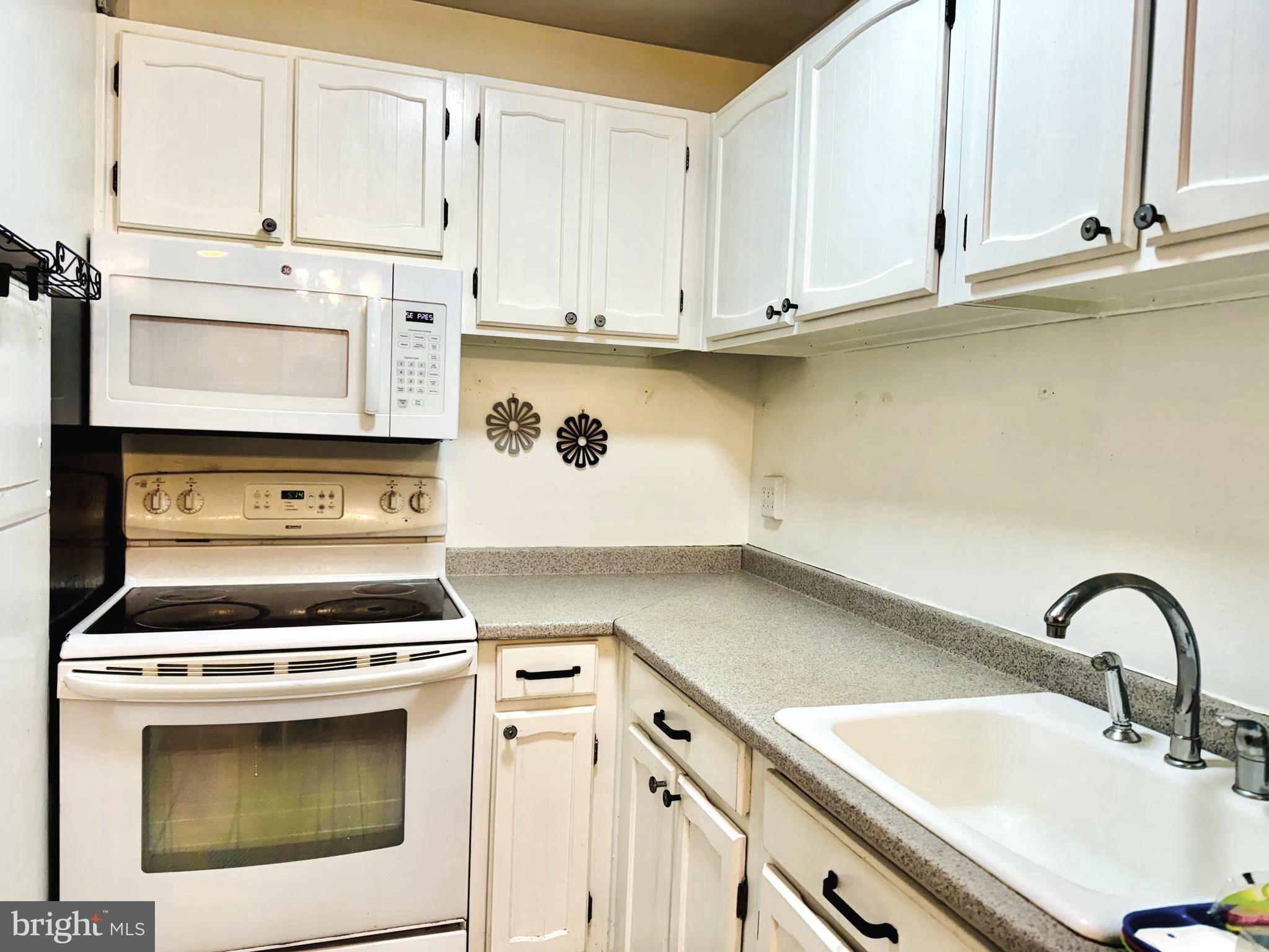 FARMINGDALE - Residential Lease