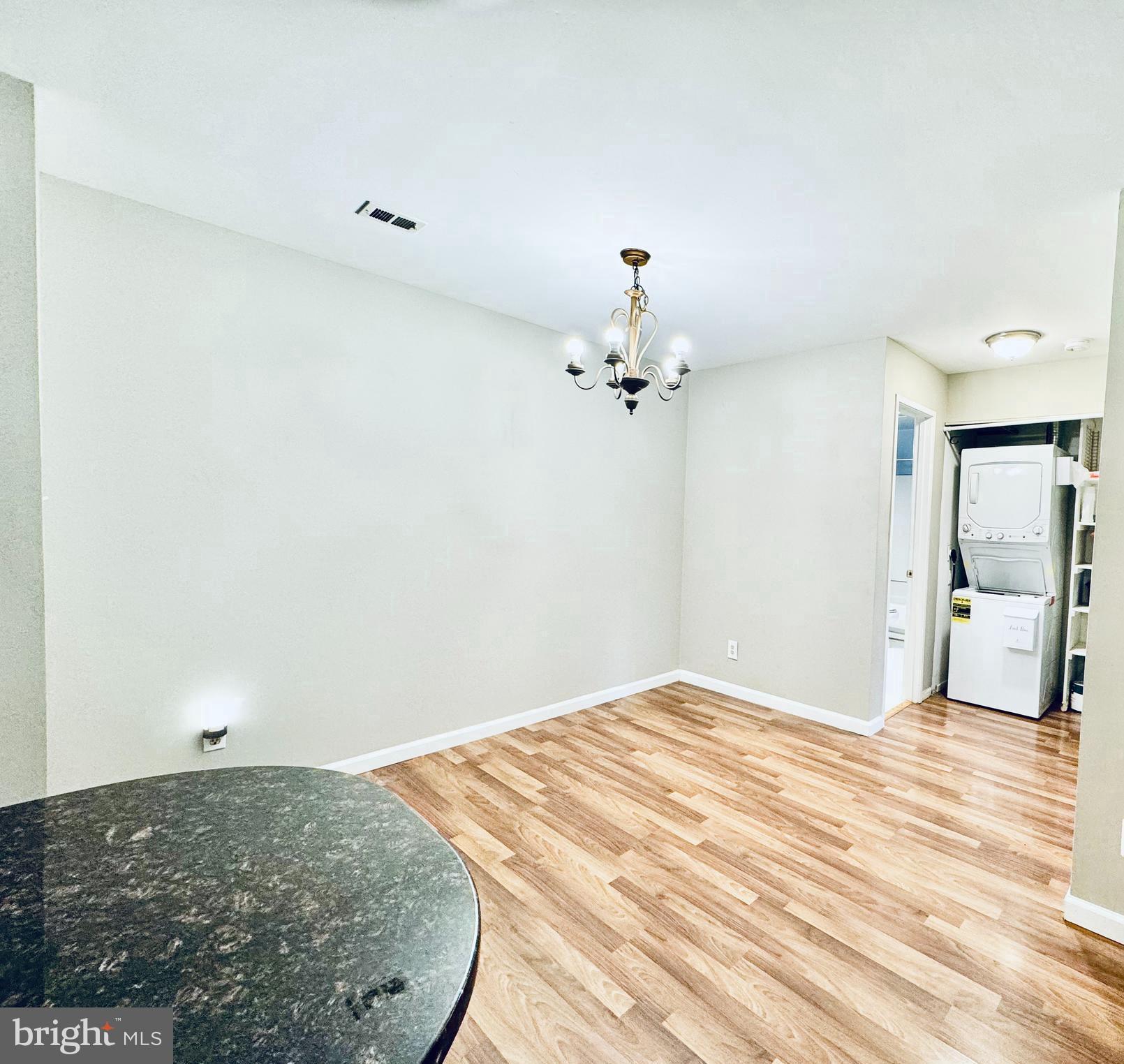 FARMINGDALE - Residential Lease