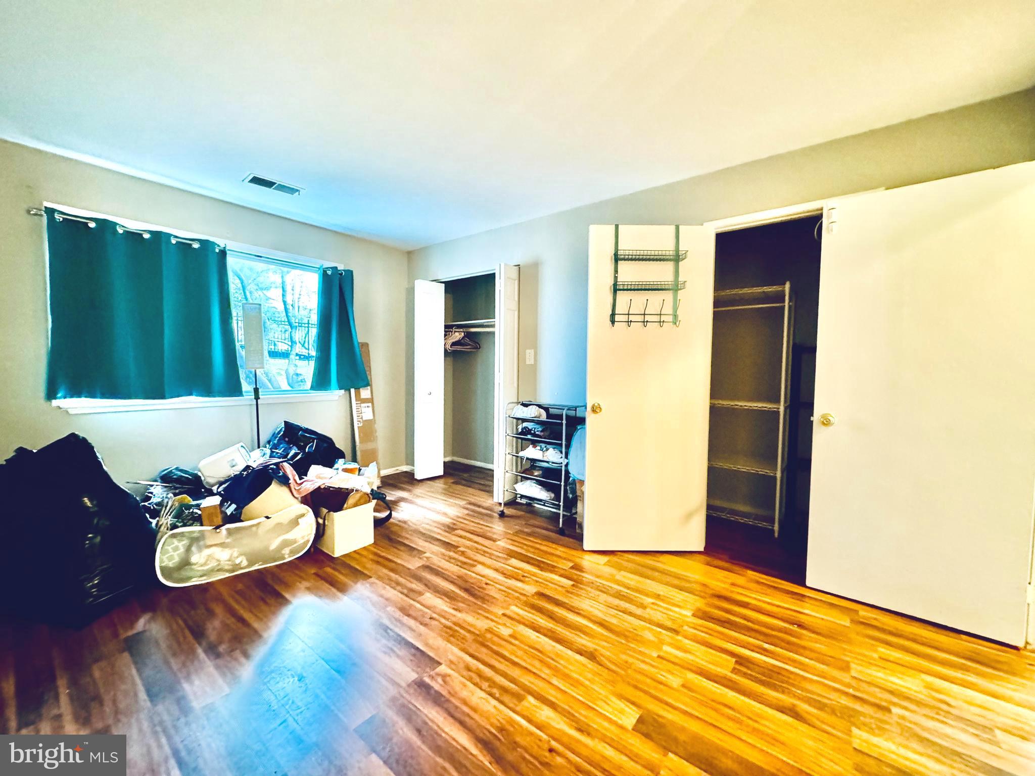 FARMINGDALE - Residential Lease