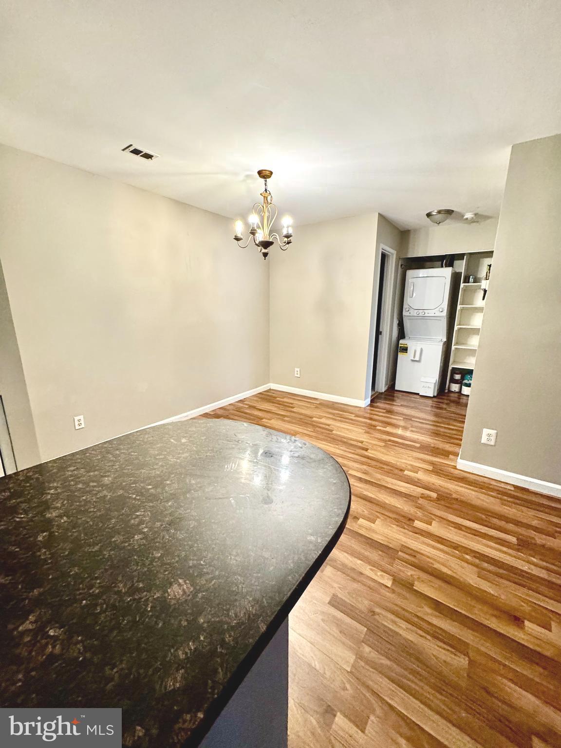 FARMINGDALE - Residential Lease