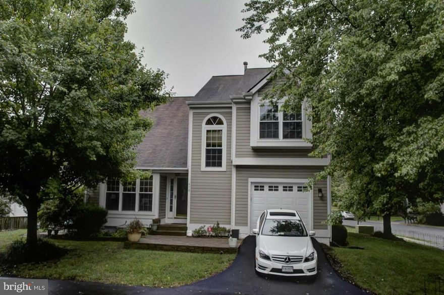 LOVELY SFH priced as a TH in sought after FOXRIDGE. LOTS of updates on all 3 lvls and outside! Special features: HDWD throughout the main & upper lvls. FULLY updated kit. with SS appl. & silestone counters, all 4 baths have been nicely updated, custom Master closet, theater room, laundry rm has TONS of space& storage! Updated roof/sliding CLOSE to all 3 schools, W&OD trail, Old Town, 7/15/greenway