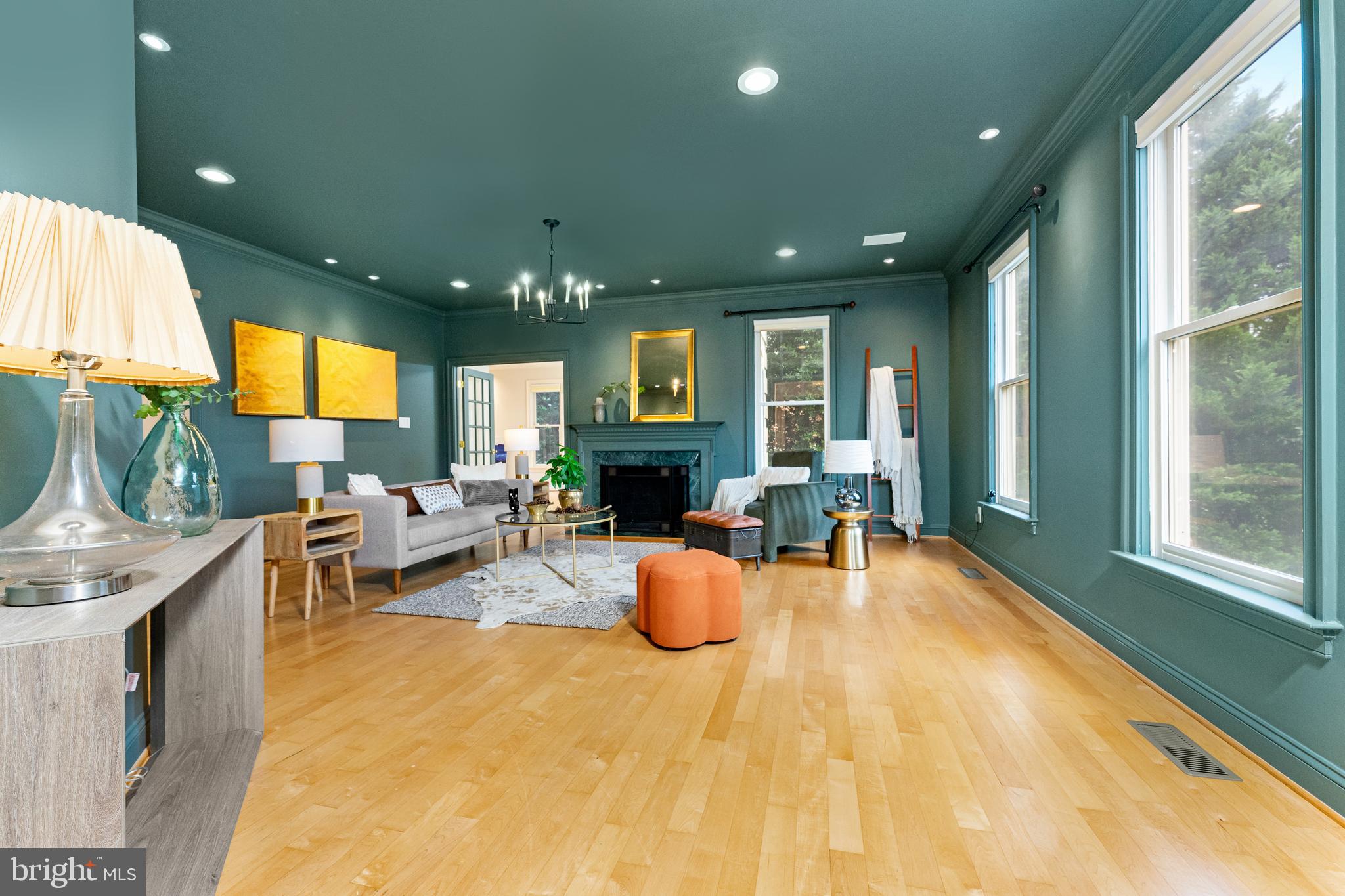 MCLEAN HUNDRED - Residential Lease