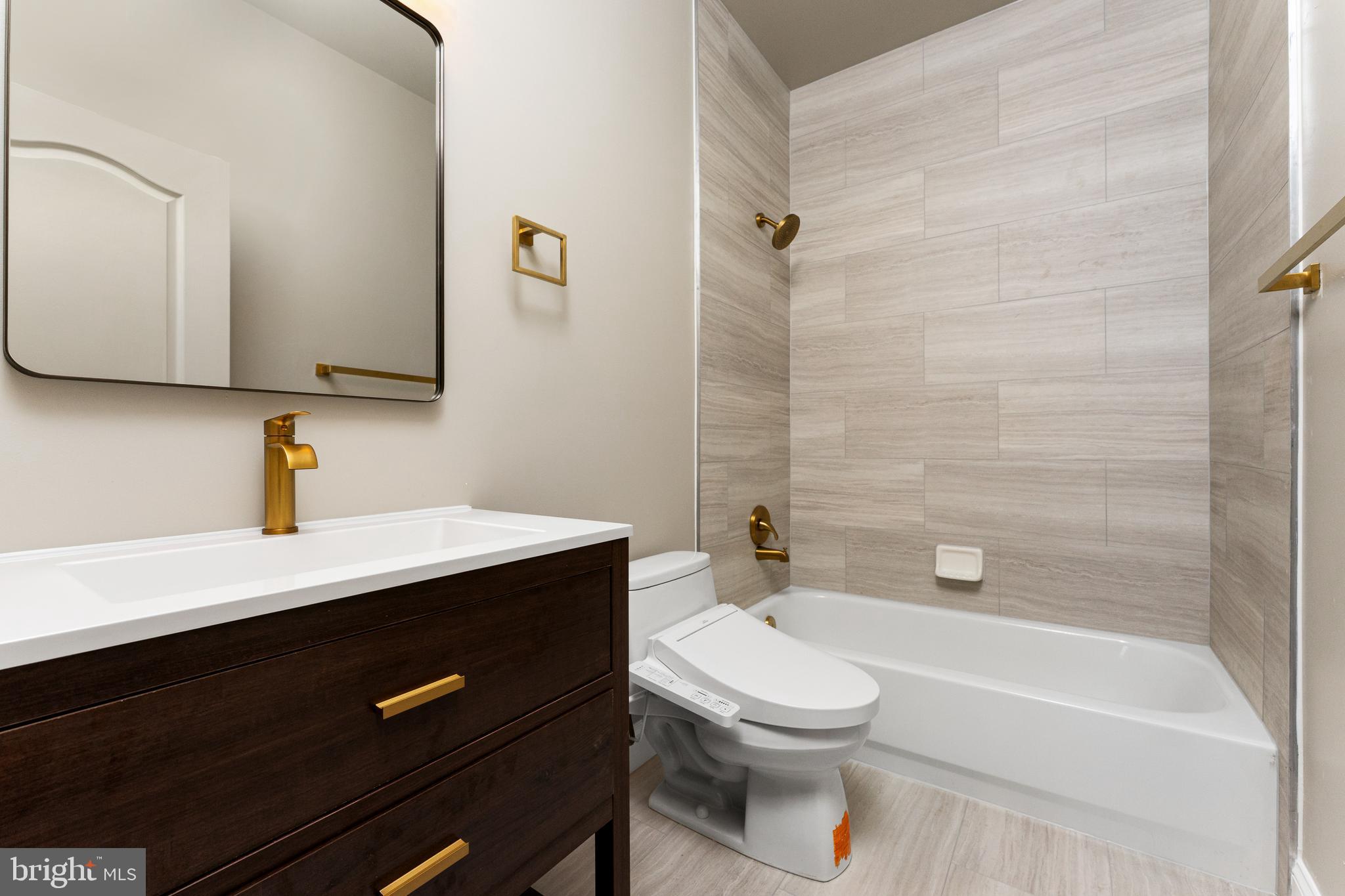 MCLEAN HUNDRED - Residential Lease