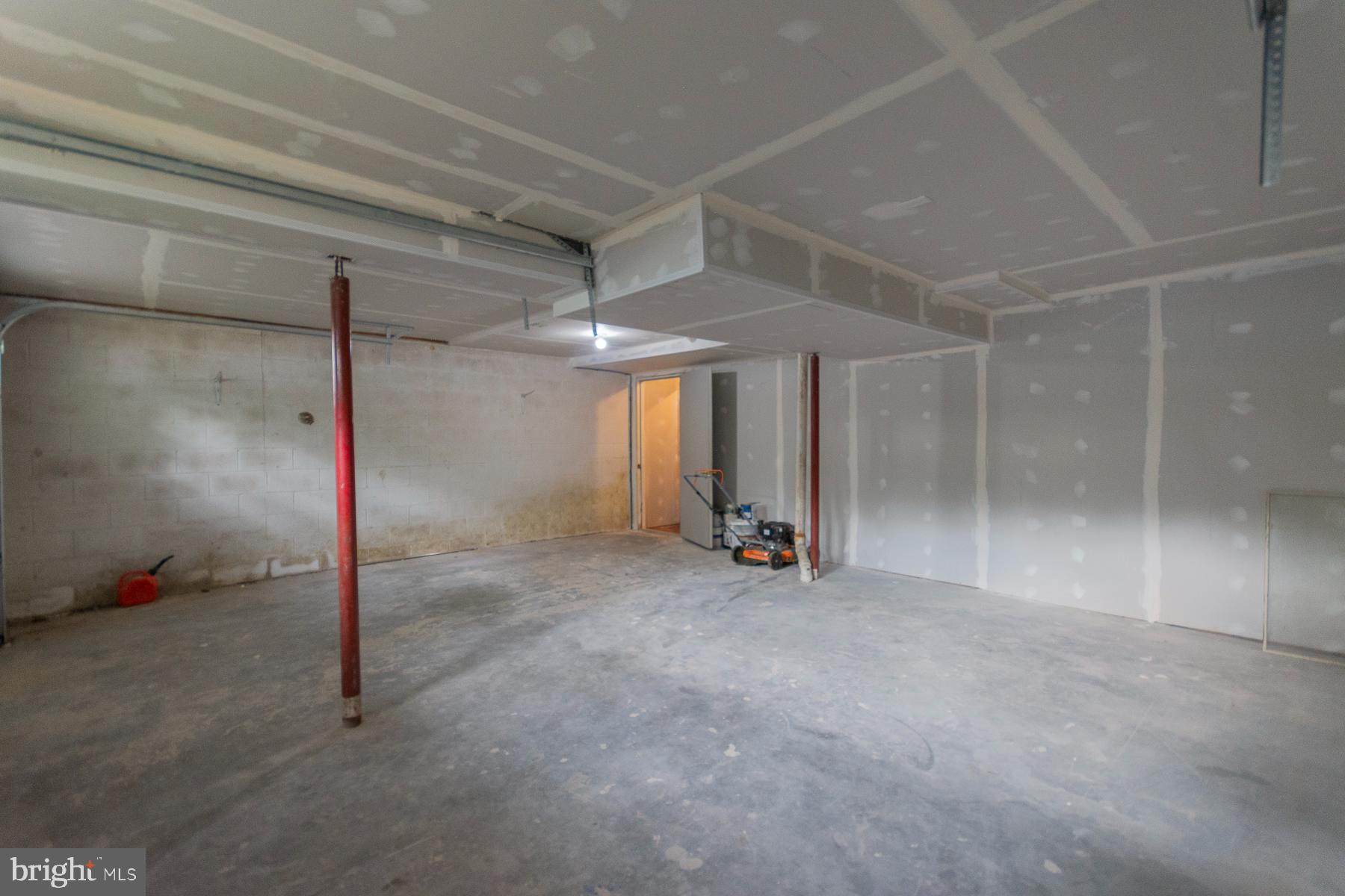 PATRICK HENRY ESTATES - Residential