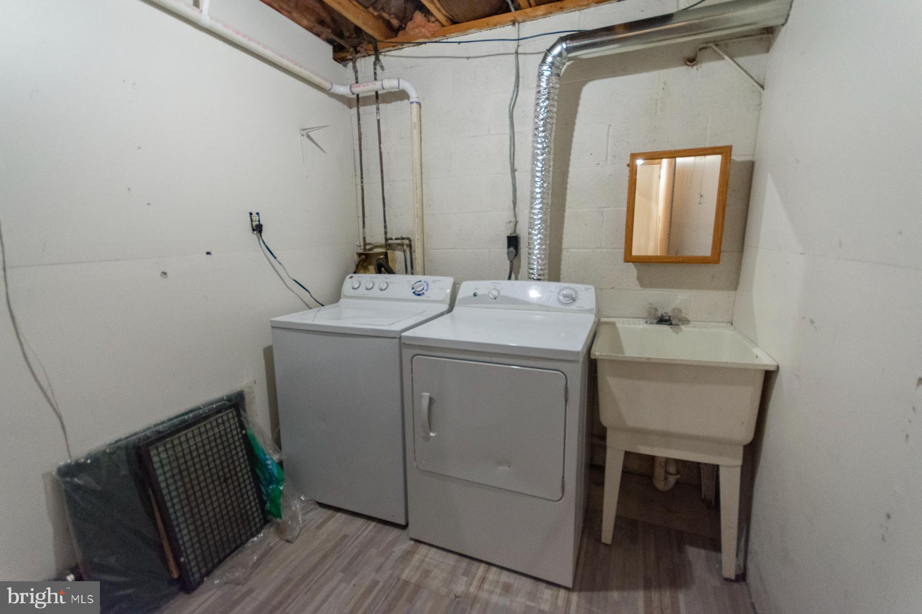 PATRICK HENRY ESTATES - Residential