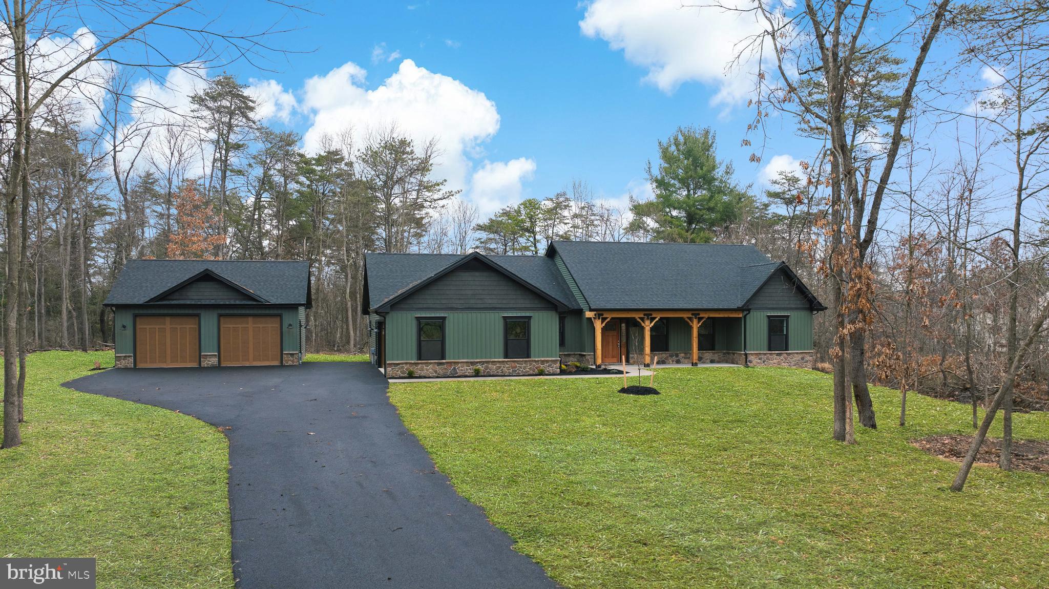 HUNTERS TRACE - Residential