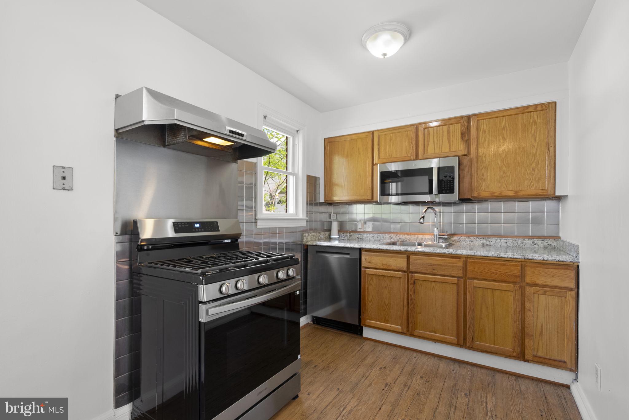 OAK SPRINGS - Residential