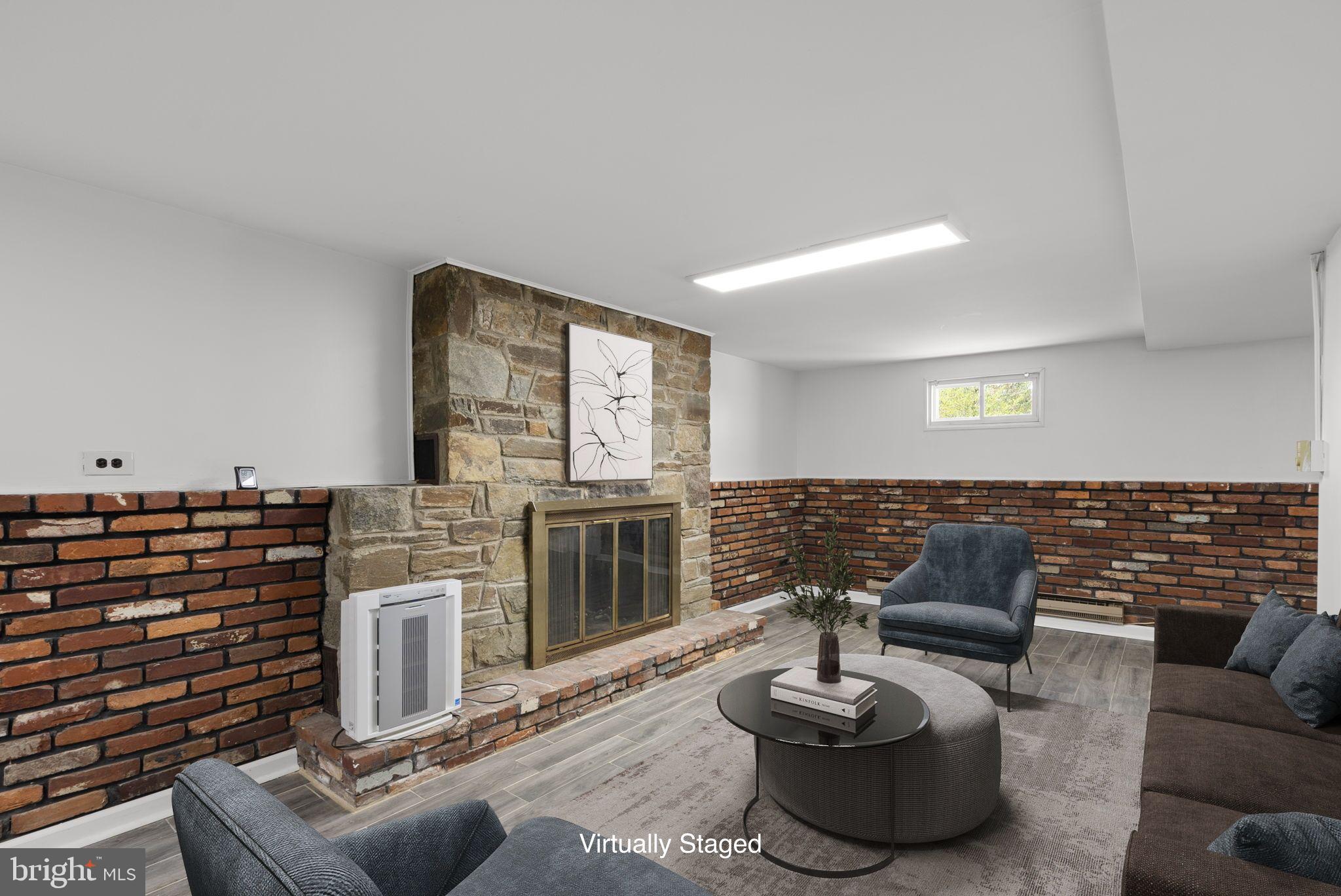 OAK SPRINGS - Residential