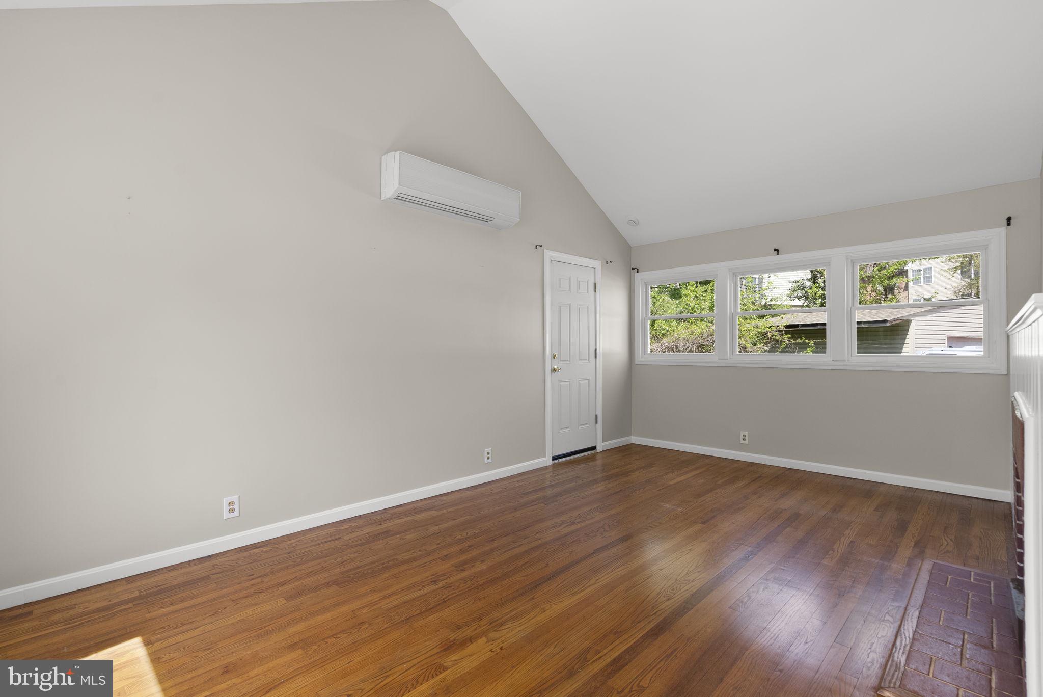 OAK SPRINGS - Residential