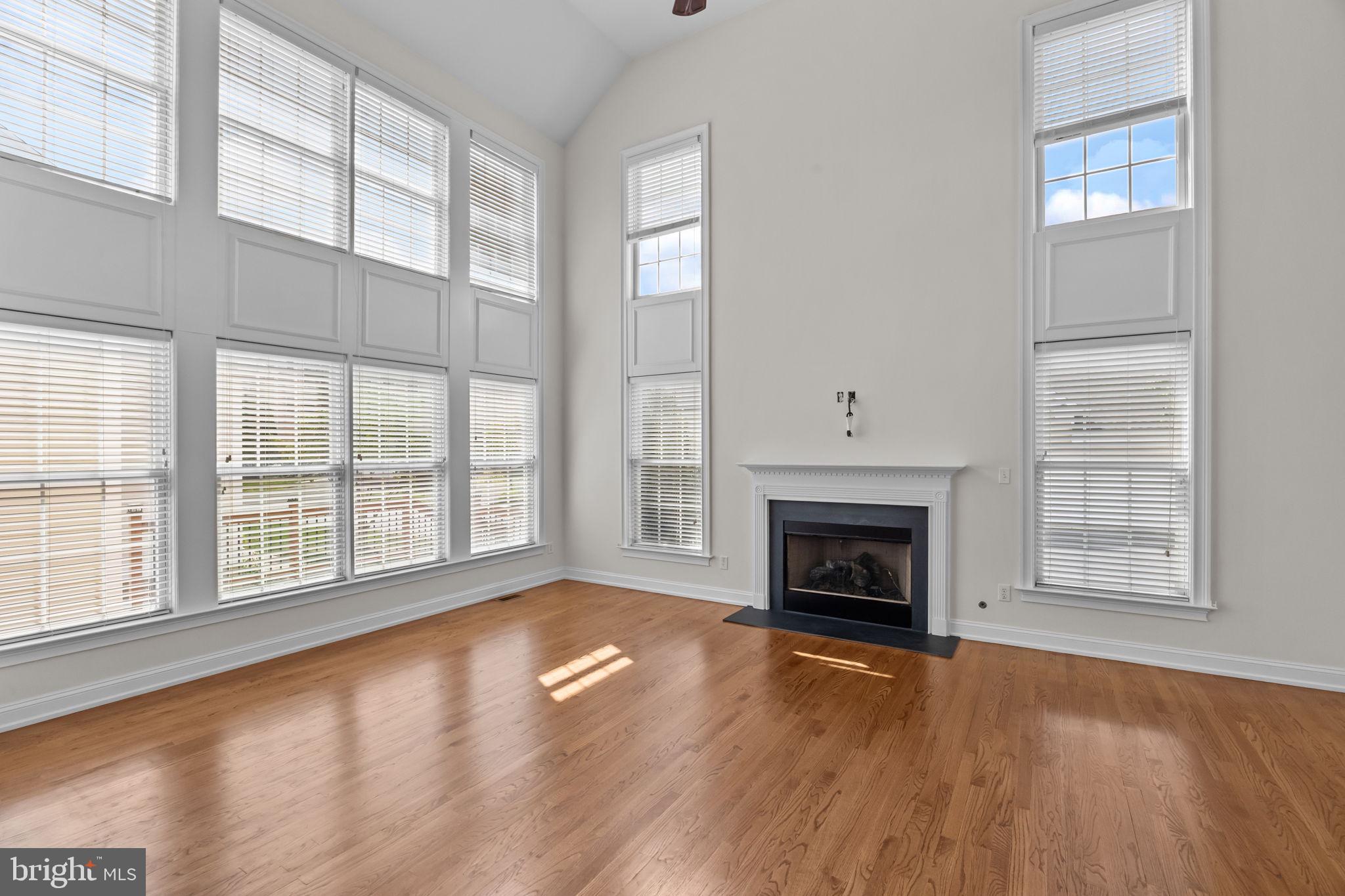 WOODMONT - Residential