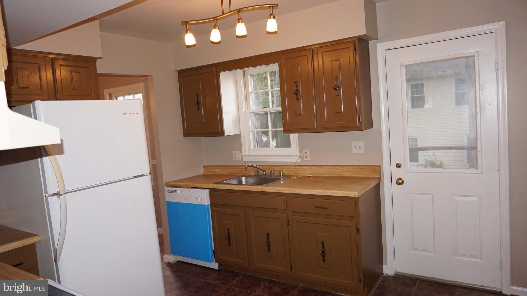 STAFFORD OAKS - Residential Lease