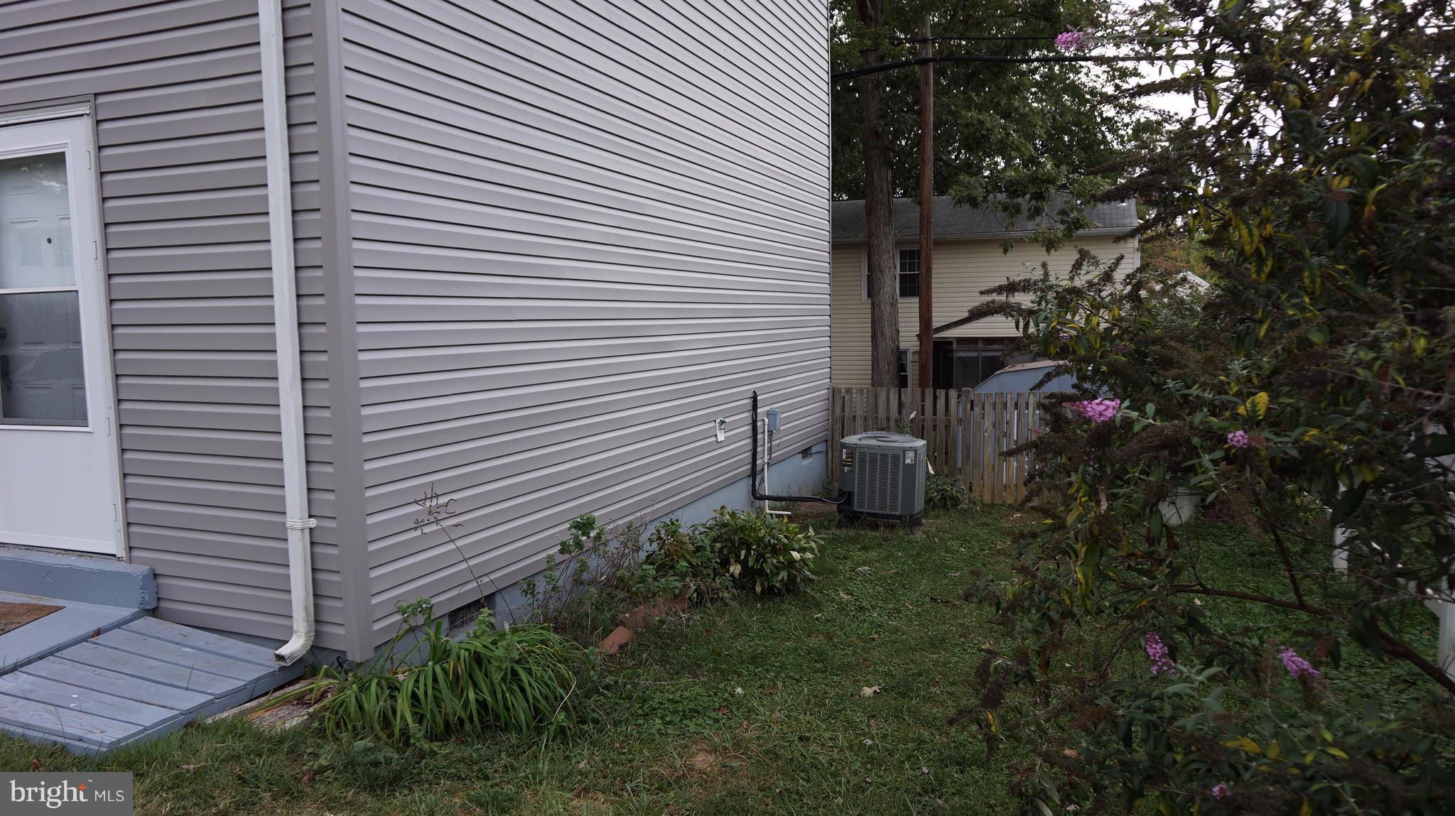 STAFFORD OAKS - Residential Lease