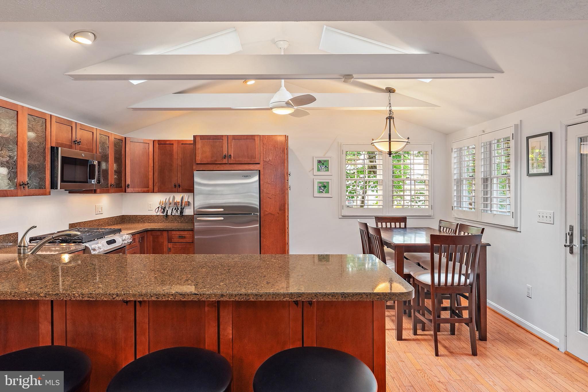 OYSTER HARBOR - Residential
