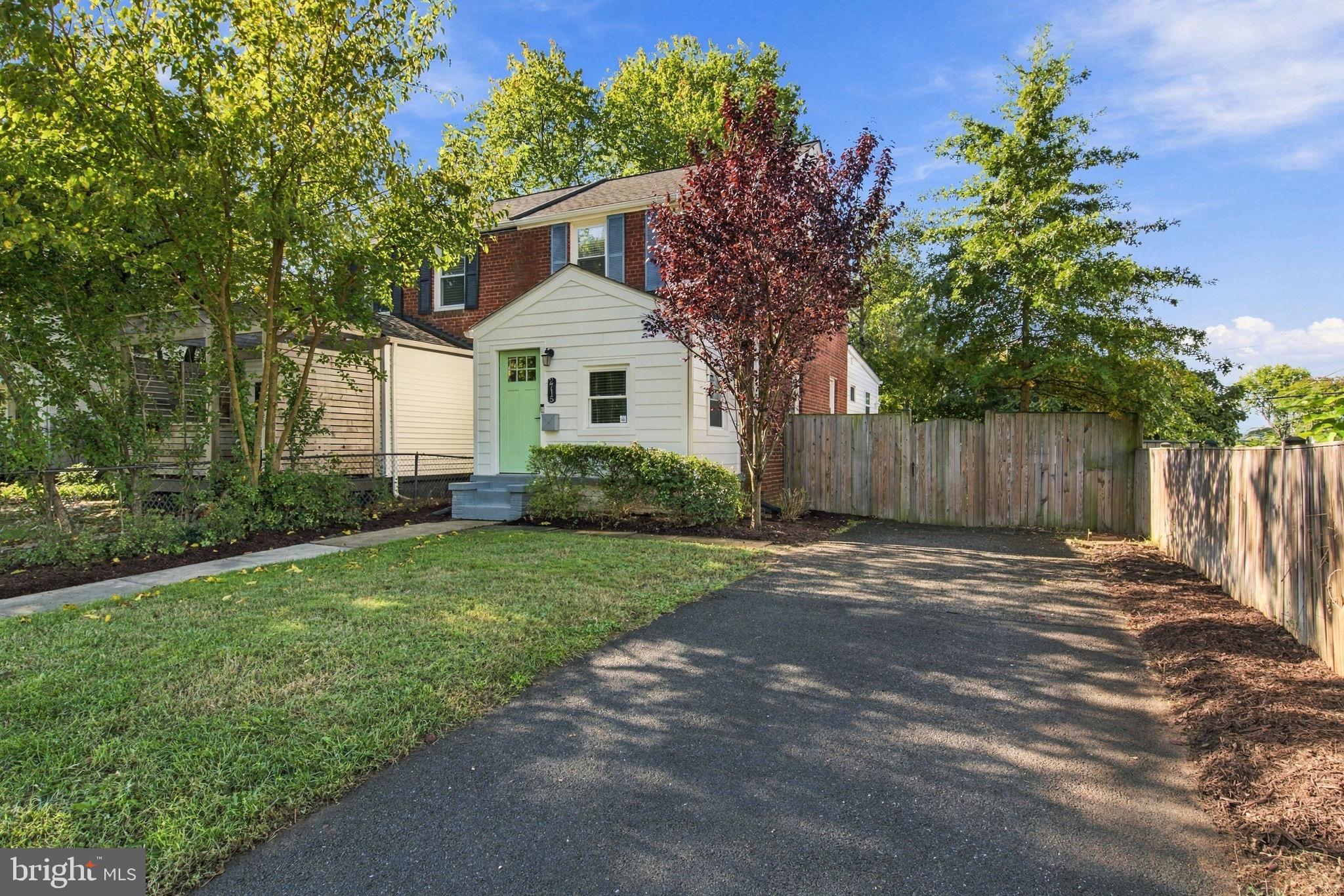 2715 ALBEMARLE DRIVE