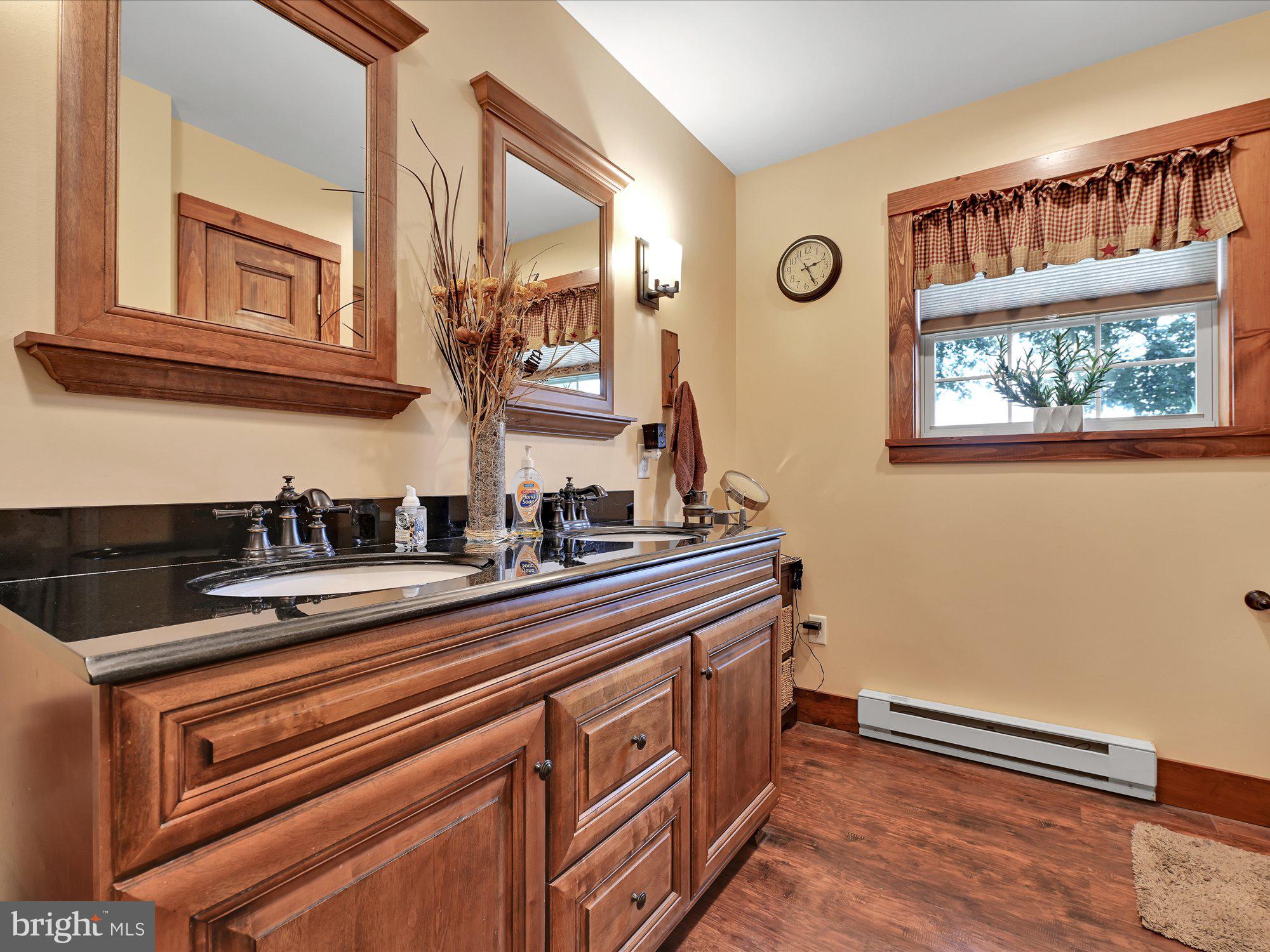 HALLTON HILL - Residential