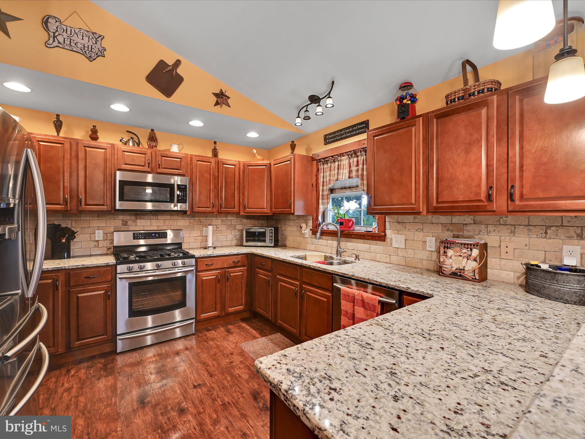 HALLTON HILL - Residential