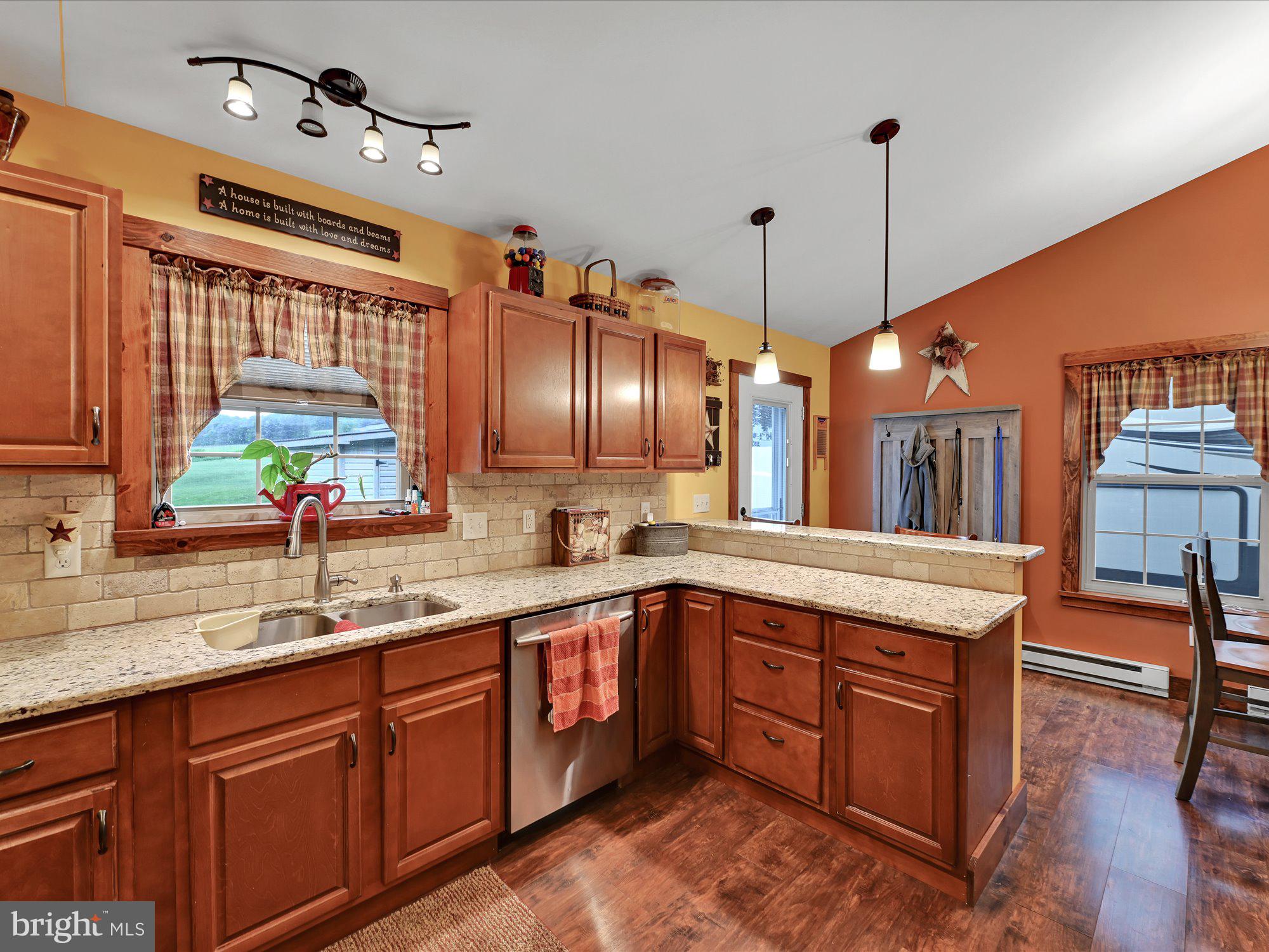 HALLTON HILL - Residential