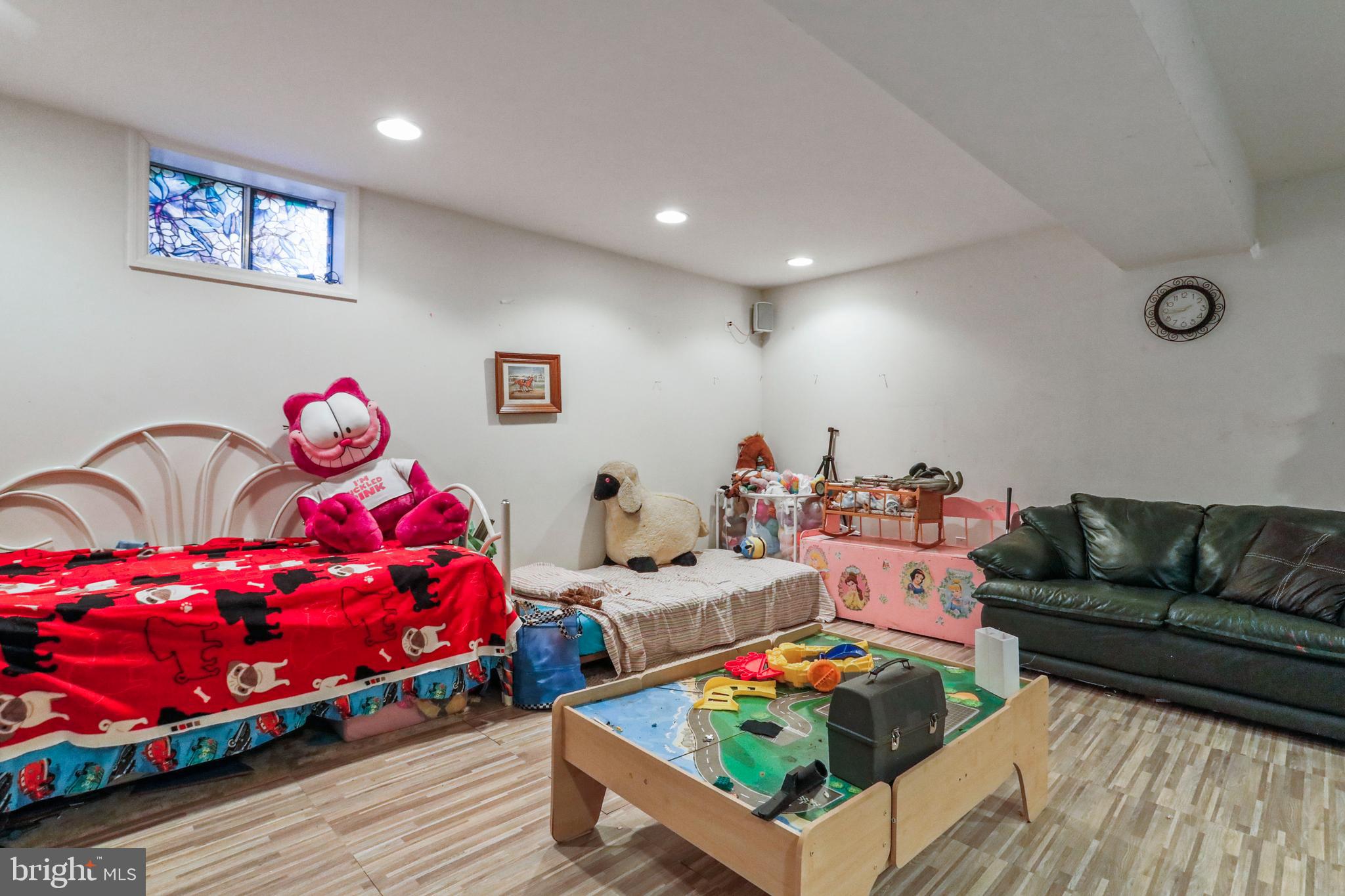 YORKVILLE - Residential