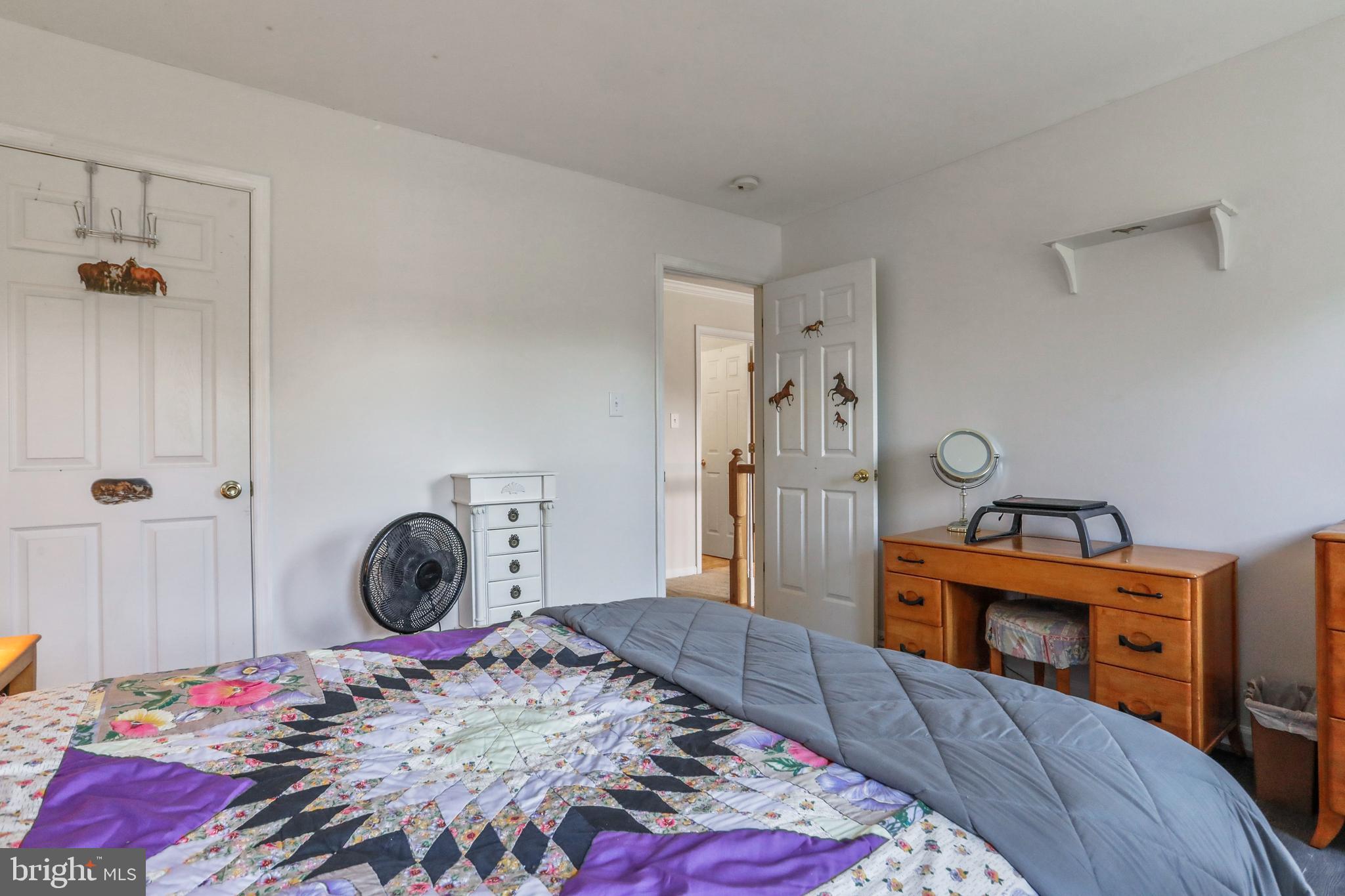 YORKVILLE - Residential