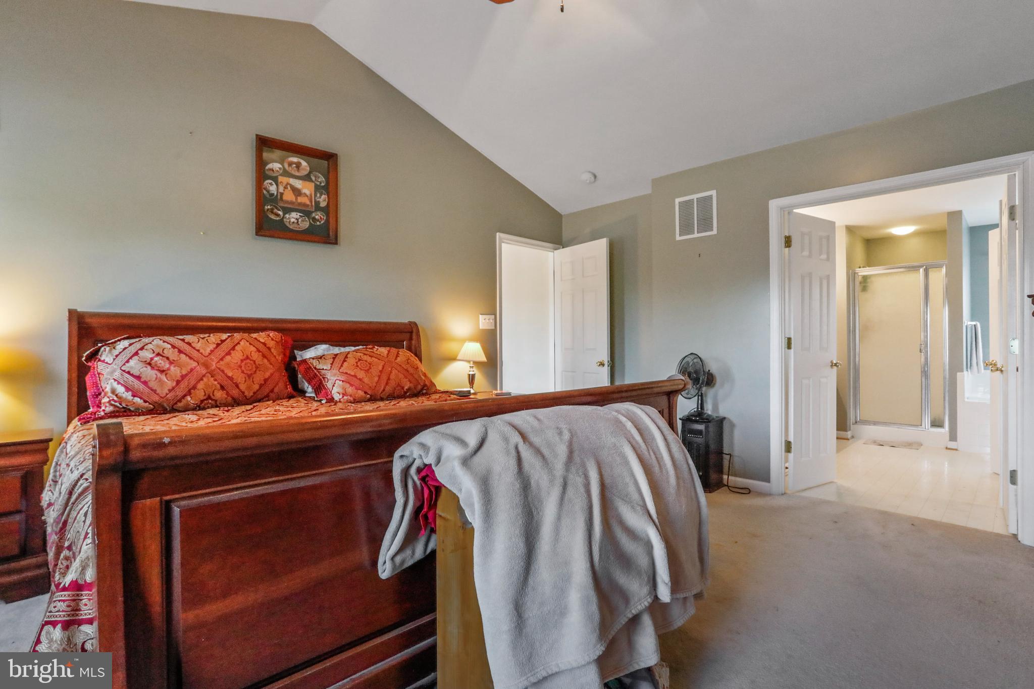 YORKVILLE - Residential